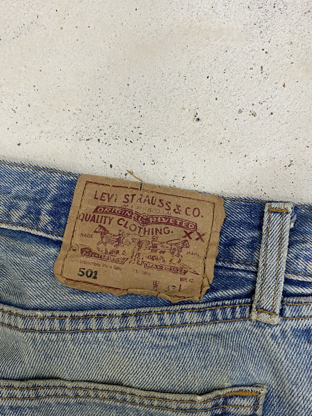 Levi's Vintage 90s Levis 501 Button Fly 311 Distressed Light Blue Size US 31 - 20 Thumbnail