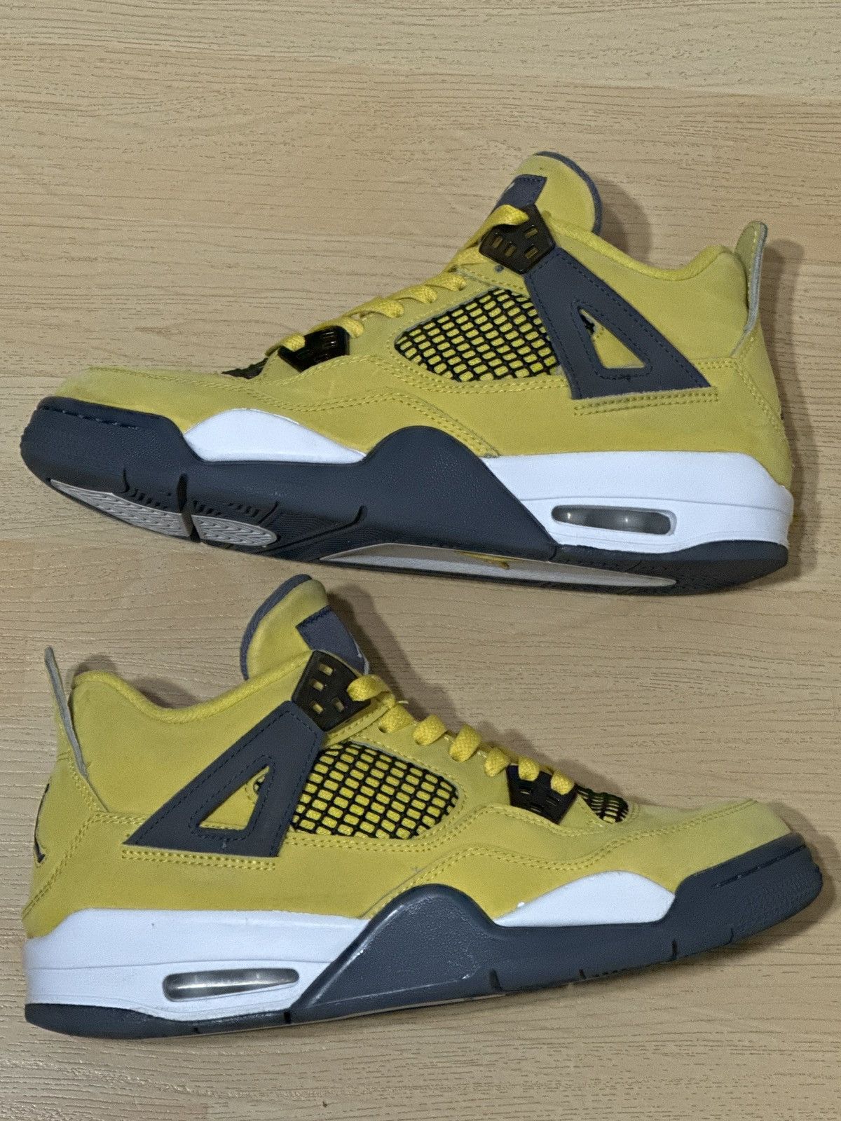 Jordan Brand Air Jordan 4 Retro GS “Lightning” Size US 6.5 / EU 39-40 - 2 Thumbnail