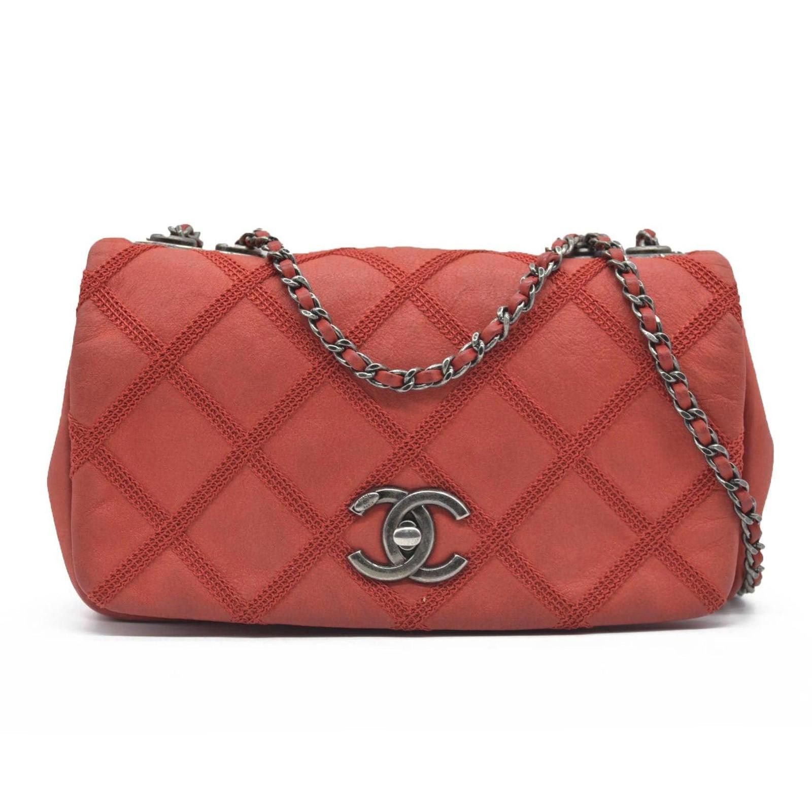 Chanel $3700 Chanel Small Diamond Stitch Flap Bag 2013 Size ONE SIZE - 1 Thumbnail