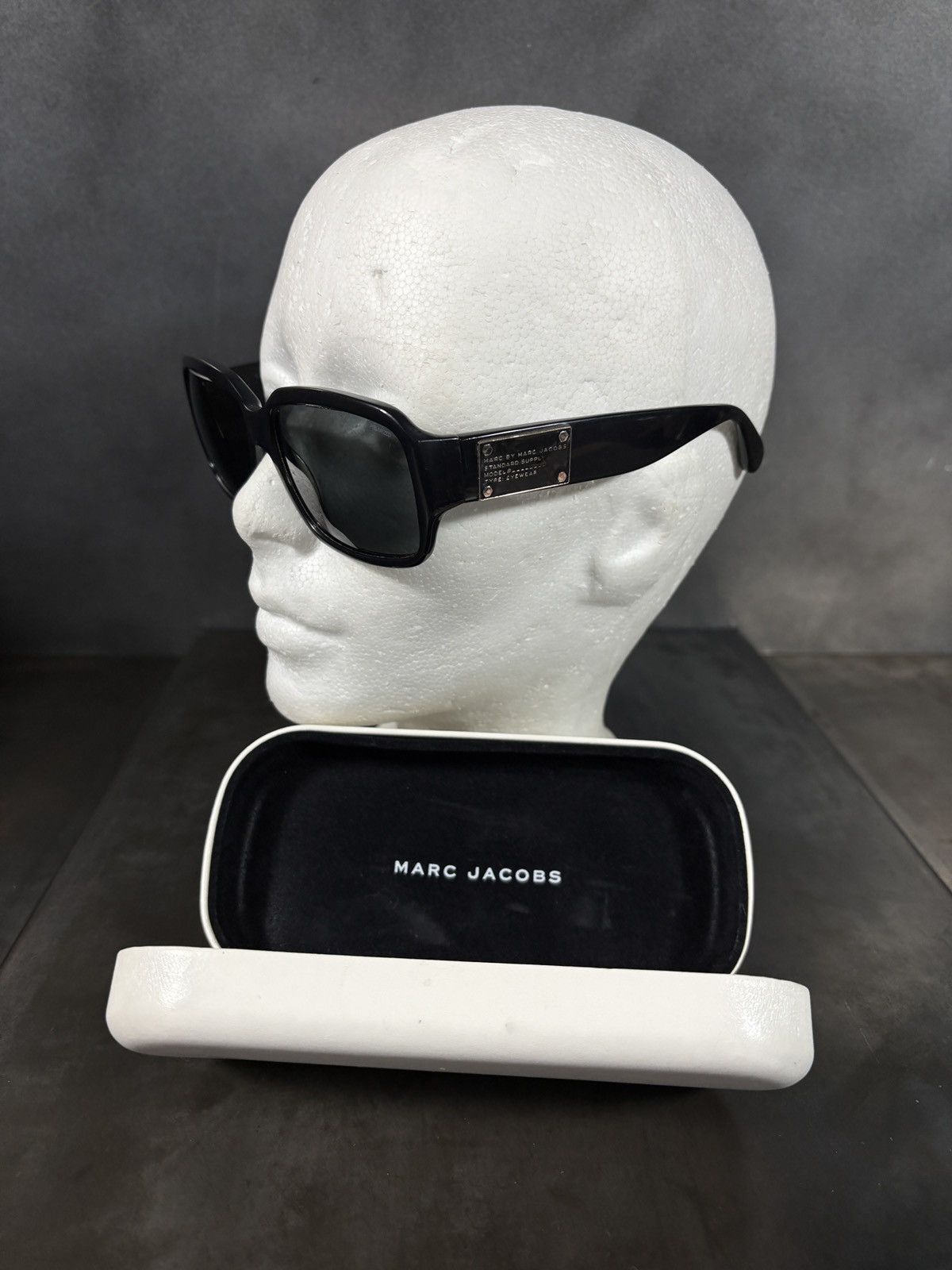 Marc Jacobs 2010s Marc Jacobs Sunglasses Oversized MMJ 075/S Case Size ONE SIZE - 17 Thumbnail