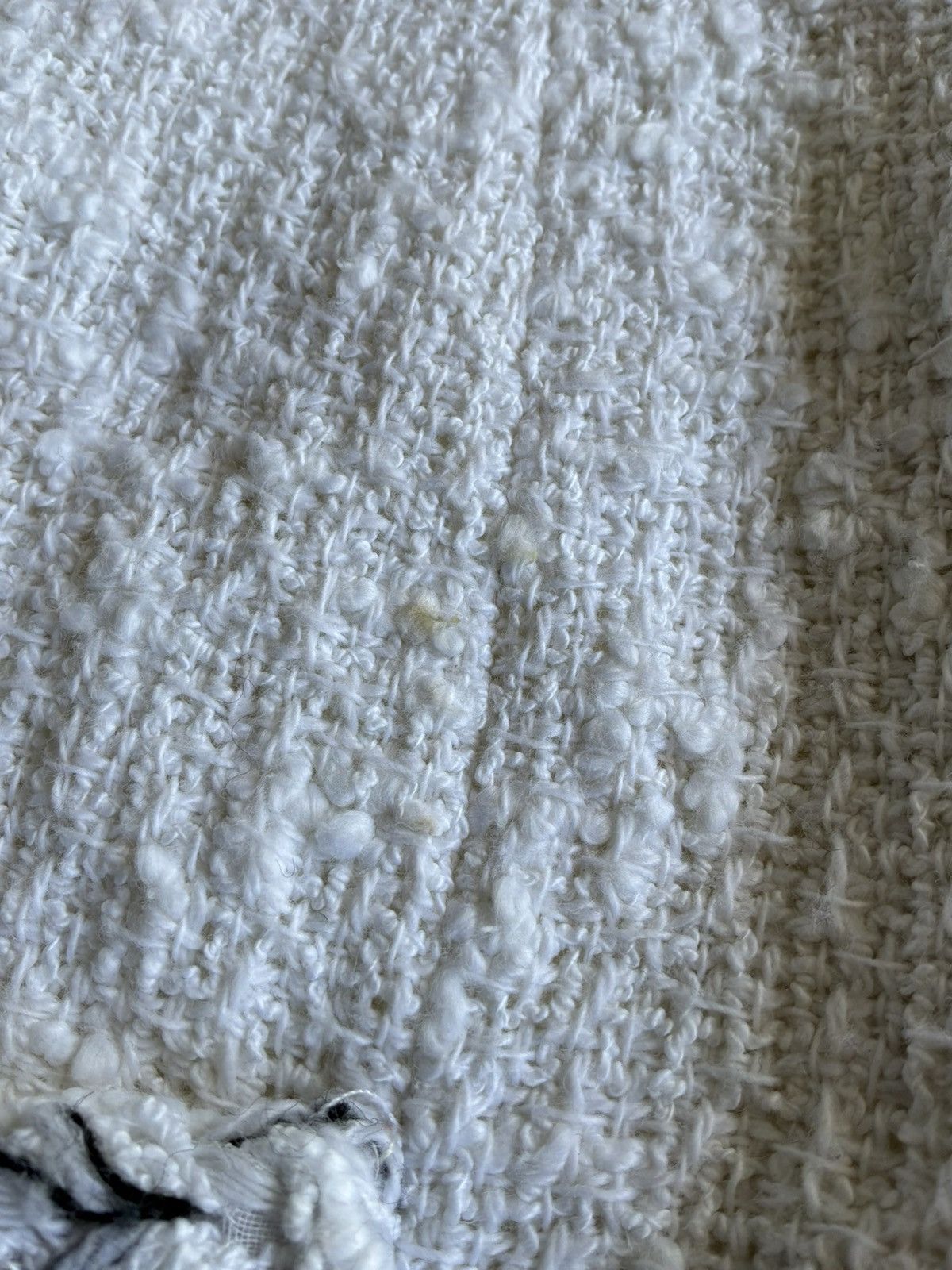 Chanel 2007 Chanel - White & Gold Tweed Blazer Size XL / US 12-14 / IT 48-50 - 9 Thumbnail