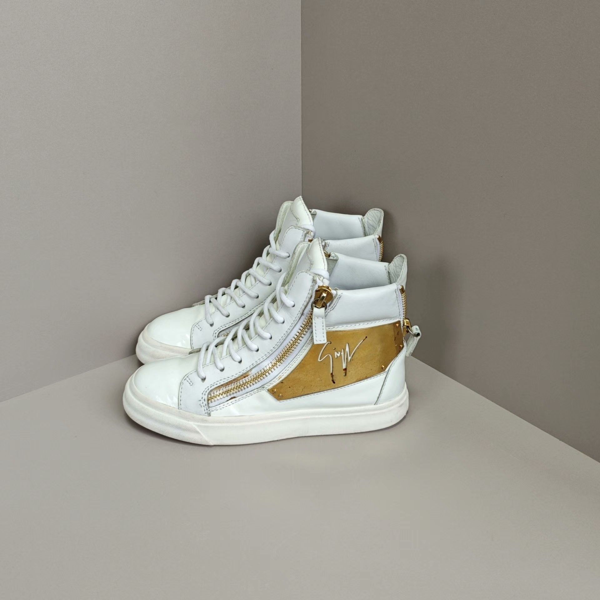 Giuseppe Zanotti Giuseppe Zanotti Gold Hitop Sneakers us_5 Women Size US 5 / IT 35 - 1 Thumbnail