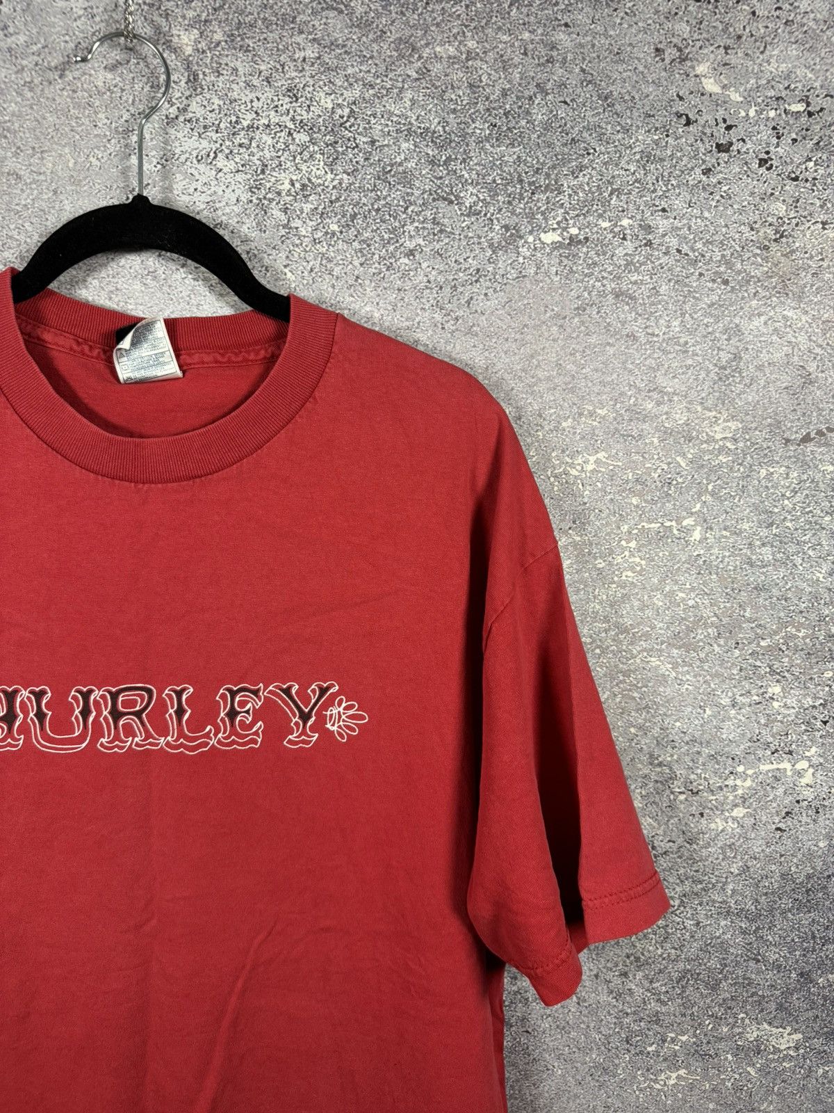 Hurley × Vintage Vintage Hurley International 09 Distressed Surfing T Shirt Size US XL / EU 56 / 4 - 4 Thumbnail