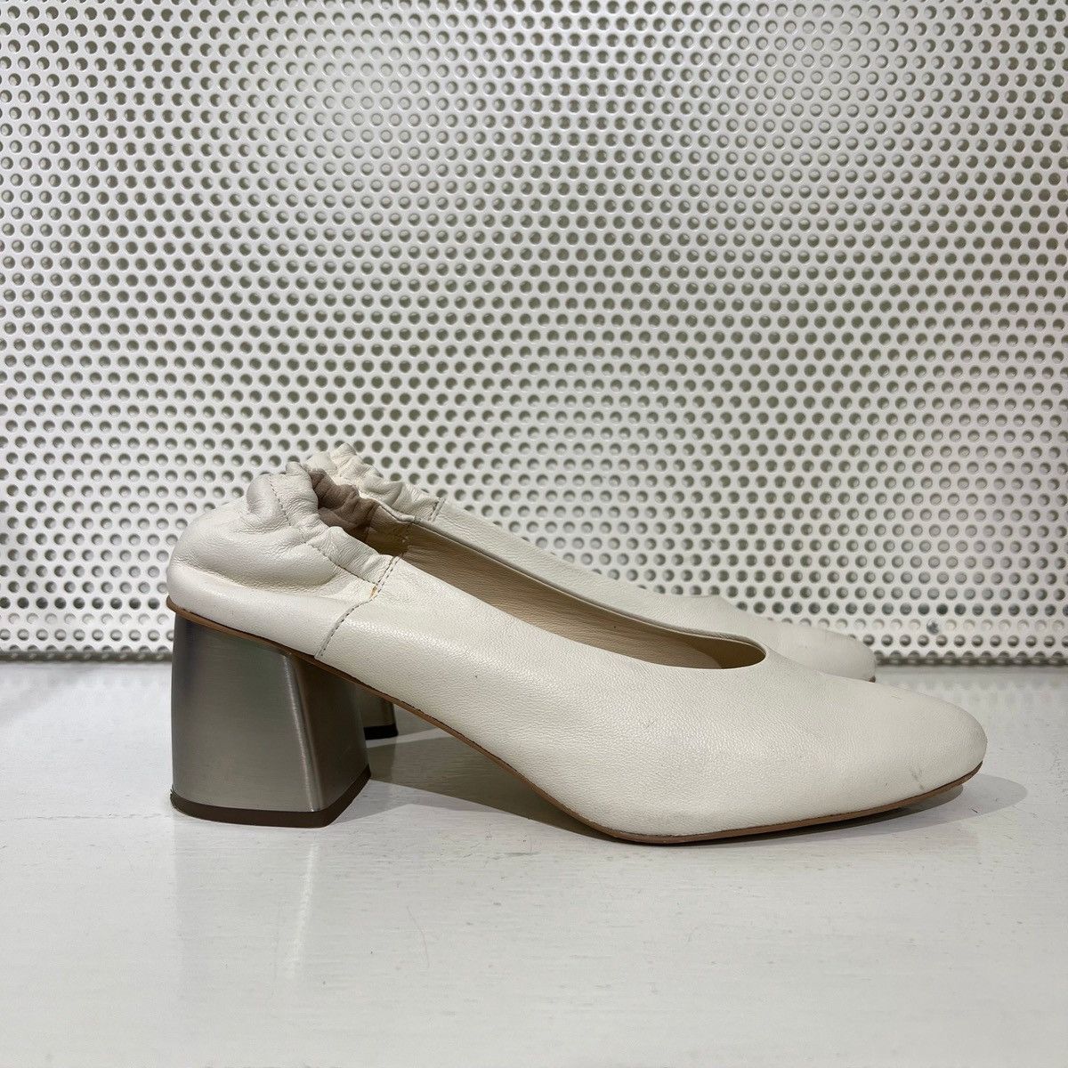 Jil Sander Jil Sander White Mules Size US 9 / IT 39 - 2 Thumbnail