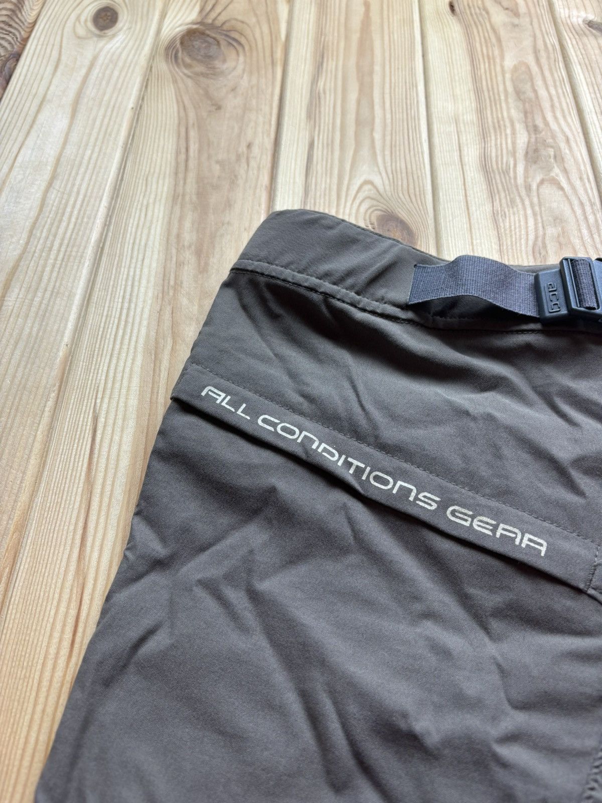 Nike ACG Trekking outdoor VINTAGE shorts Nike ACG with a large logo Size US 30 / EU 46 - 3 Thumbnail