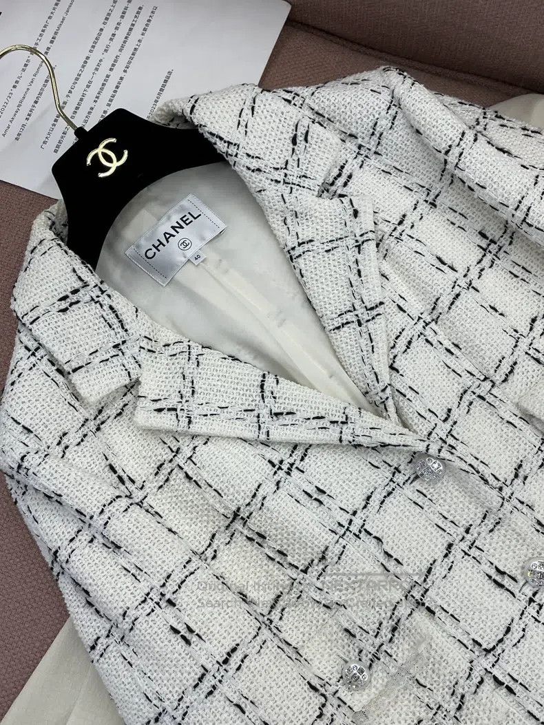 Chanel Chanel 23s Spring and Summer Series White plapel jacket Size S / US 4 / IT 40 - 2 Thumbnail