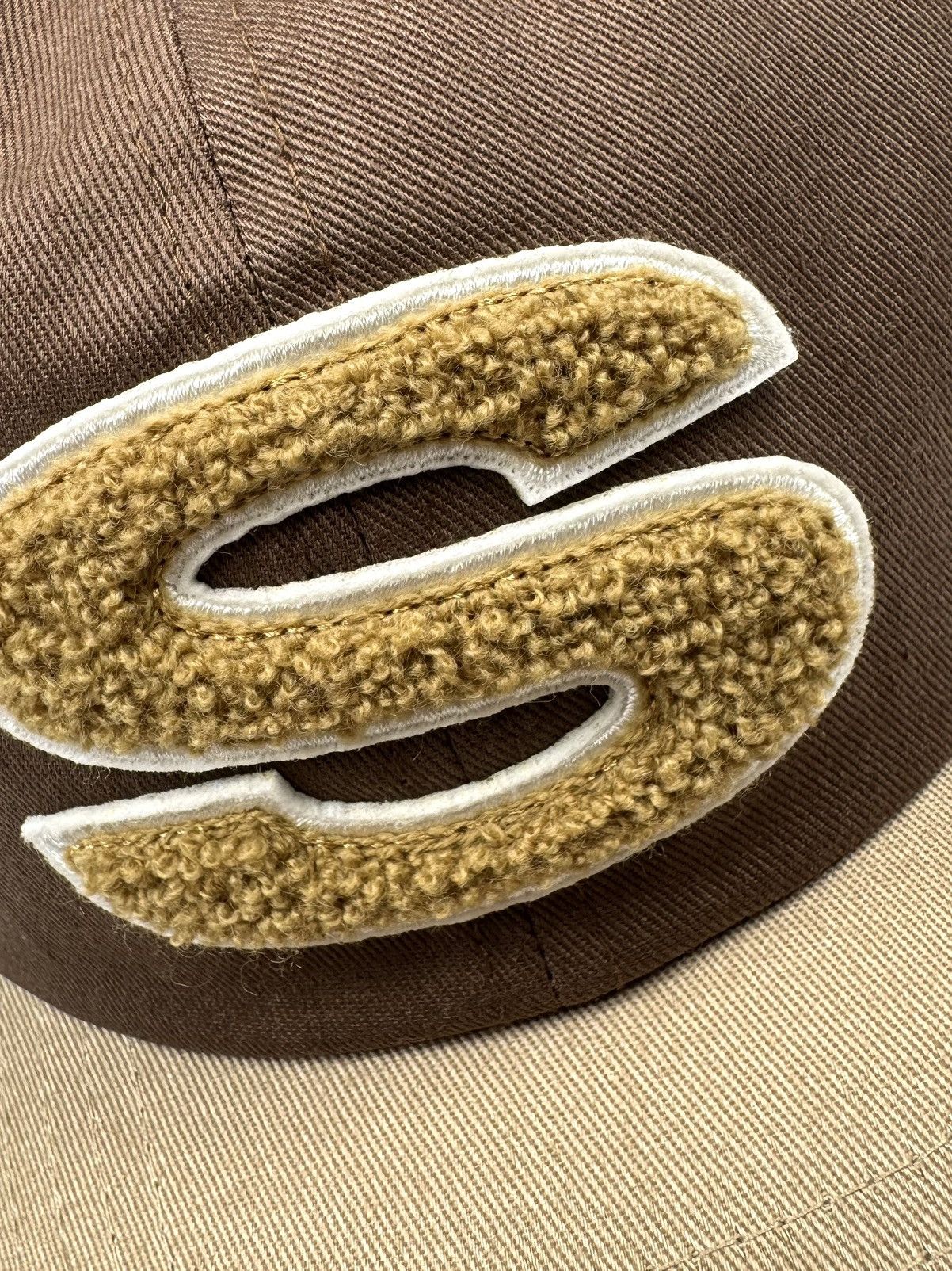Stussy DS Stussy Chenille Cap Brown Infamously Seen On Travis Scott Size ONE SIZE - 3 Thumbnail