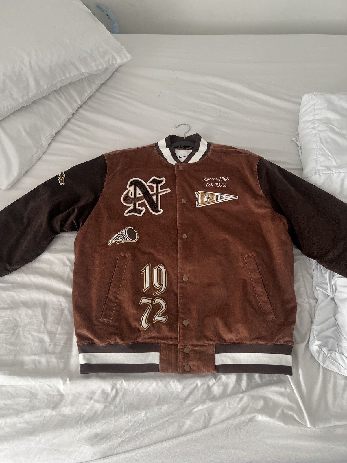 Nike NIKE Varsity Bomber Jacket Large Mens Letterman Patch Snap Size US XL / EU 56 / 4 - 1 Thumbnail