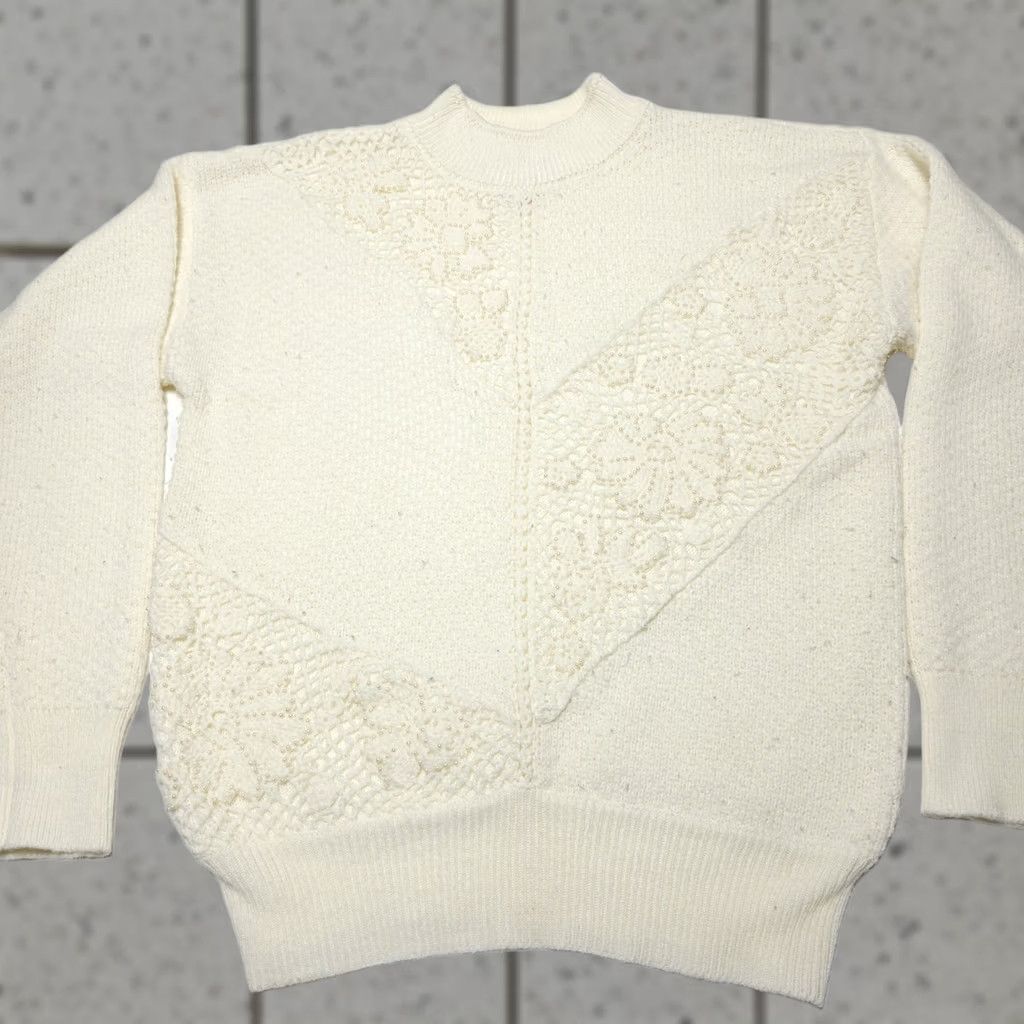 Vintage VINTAGE Jaclyn Smith Women's Sweater Size M Beaded Embroidered Knit Crew Neck Long Sleeve White 80s Retro Ugly Embellished Pullover Size M / US 6-8 / IT 42-44 - 1 Thumbnail