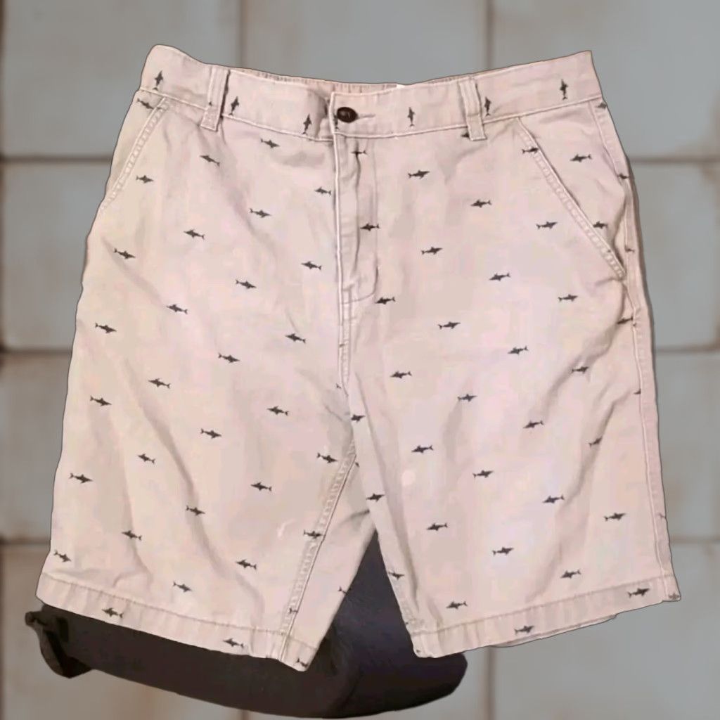 Faded Glory Faded Glory Shark Shorts Mens 34 Tan Cotton Relaxed Fit Bermuda Casual Beach Outdoor Marine Camouflage Zip Pockets Logo Button Inseam 9 in Knit Nature Size US 34 / EU 50 - 1 Thumbnail