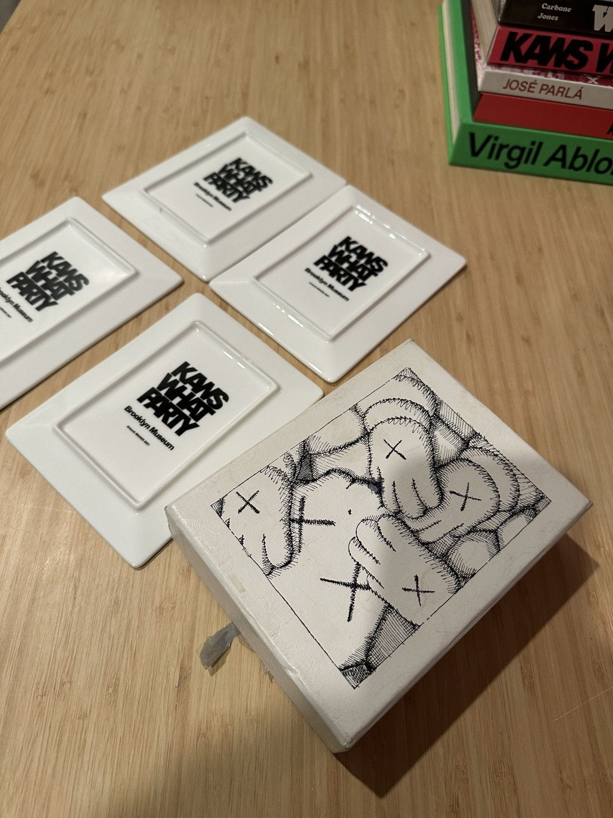 Kaws Kaws “WHAT PARTY” Plates Size ONE SIZE - 3 Thumbnail