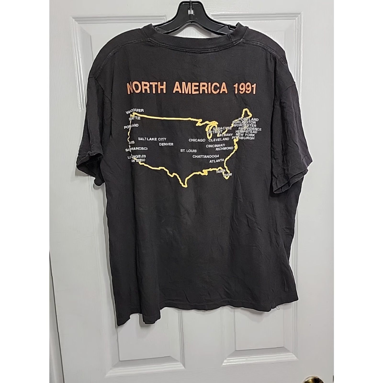 Vintage VINTAGE Jethro Tull North American Tour 91 T Shirt CCI Mens Black XL Graphic Print Rock Band Short Sleeve Crew Neck 24x26.5 Girls? Size US XL / EU 56 / 4 - 5 Thumbnail
