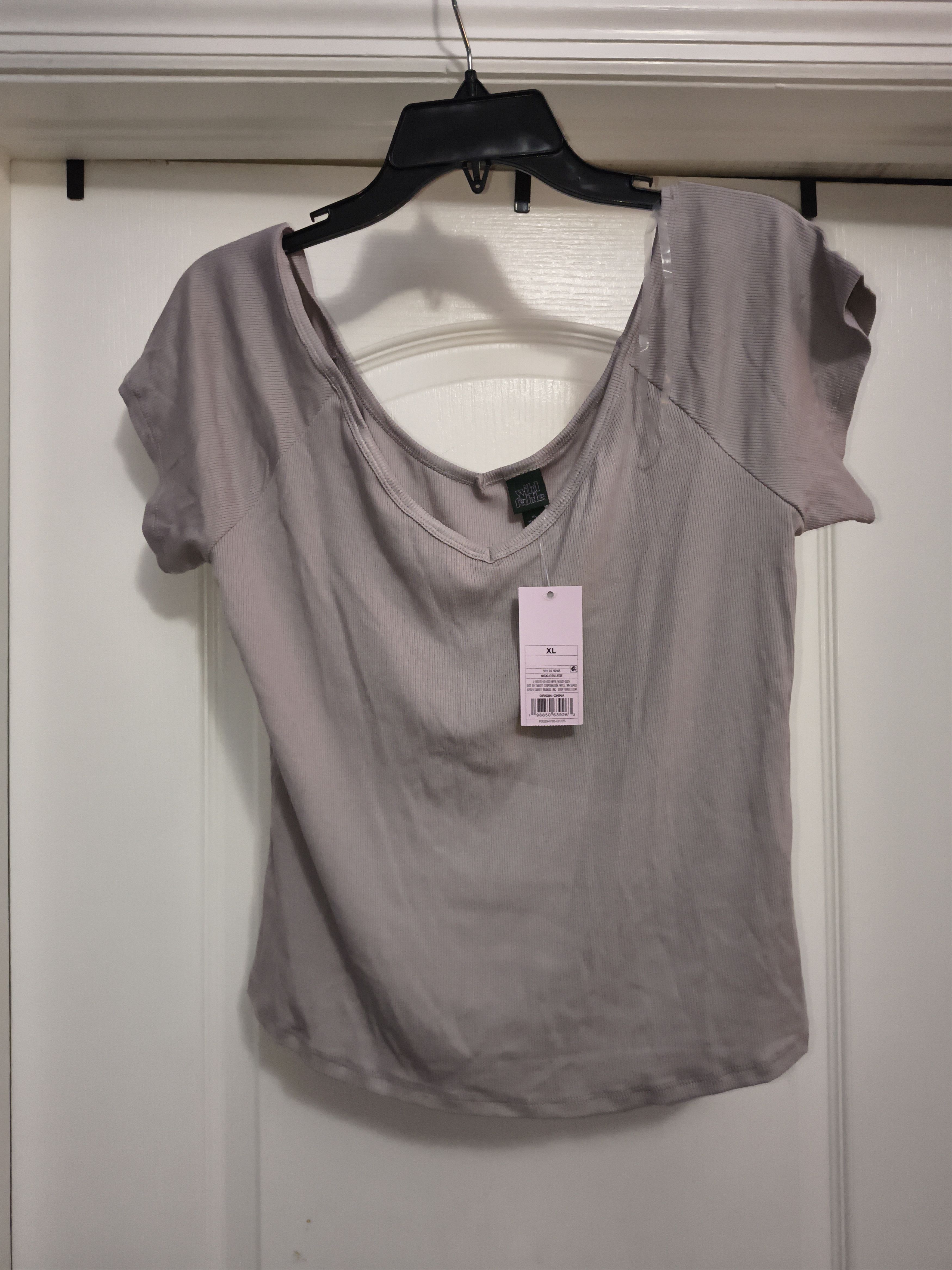 Other Women's clothing bundle Beetlejuice tee,wild fable, F21 etc Size XL / US 12-14 / IT 48-50 - 9 Thumbnail