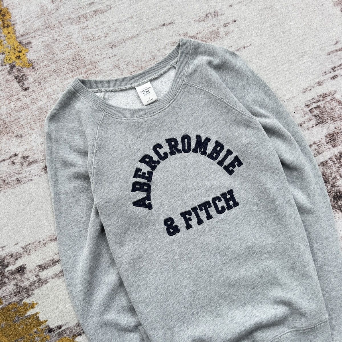 Abercrombie & Fitch ABERCROMBIE & FITCH BIG LOGO EMBROIDED LOGO SWEATSHIRT Size US S / EU 44-46 / 1 - 3 Thumbnail