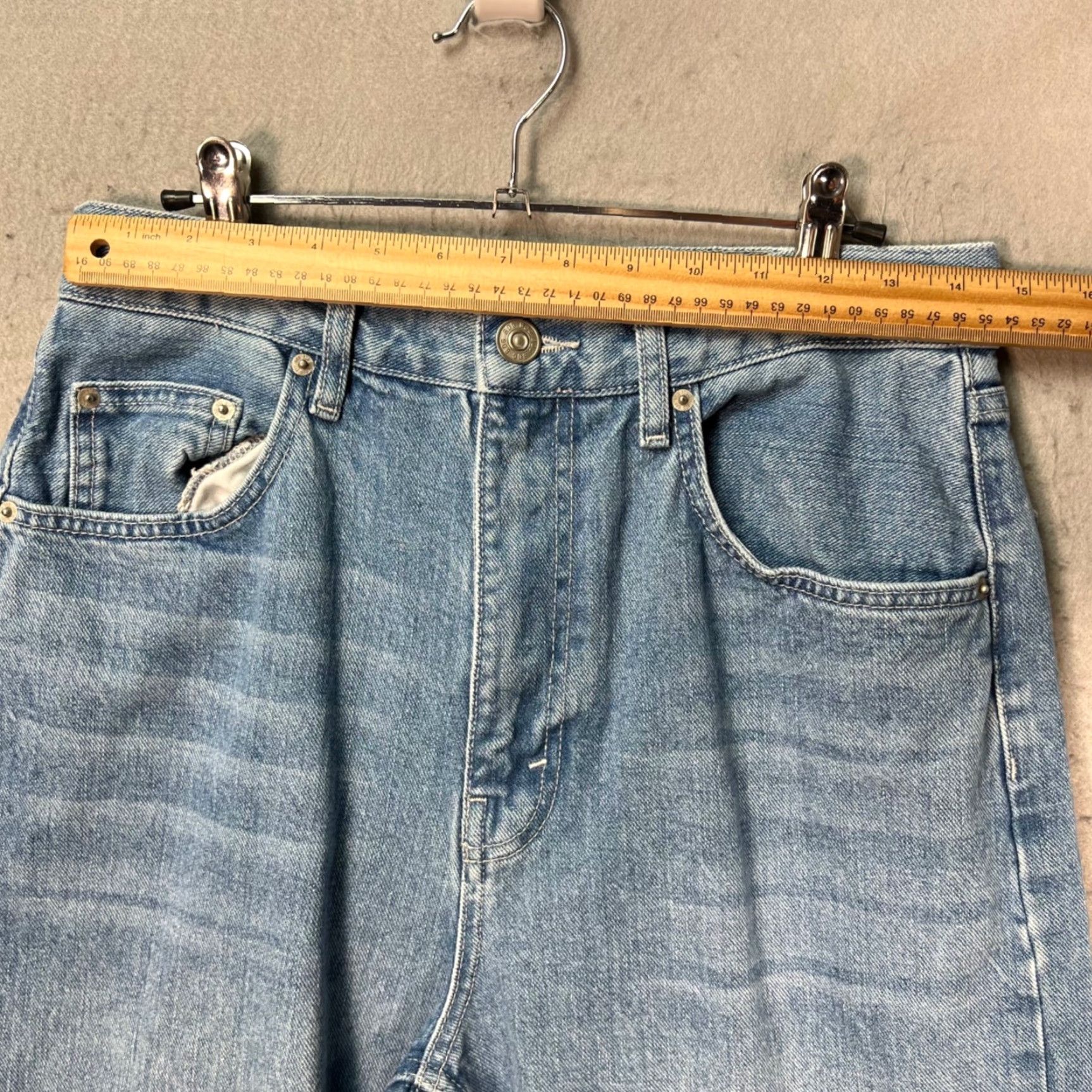 Urban Outfitters BDG Urban Outfitters Womens High-Rise Baggy Jeans Light Wash 30 Inseam 31 Inseam Blue Denim Cotton Straight Jeans Womens BDG Urban Outfitters Size 30" / US 8 / IT 44 - 6 Thumbnail
