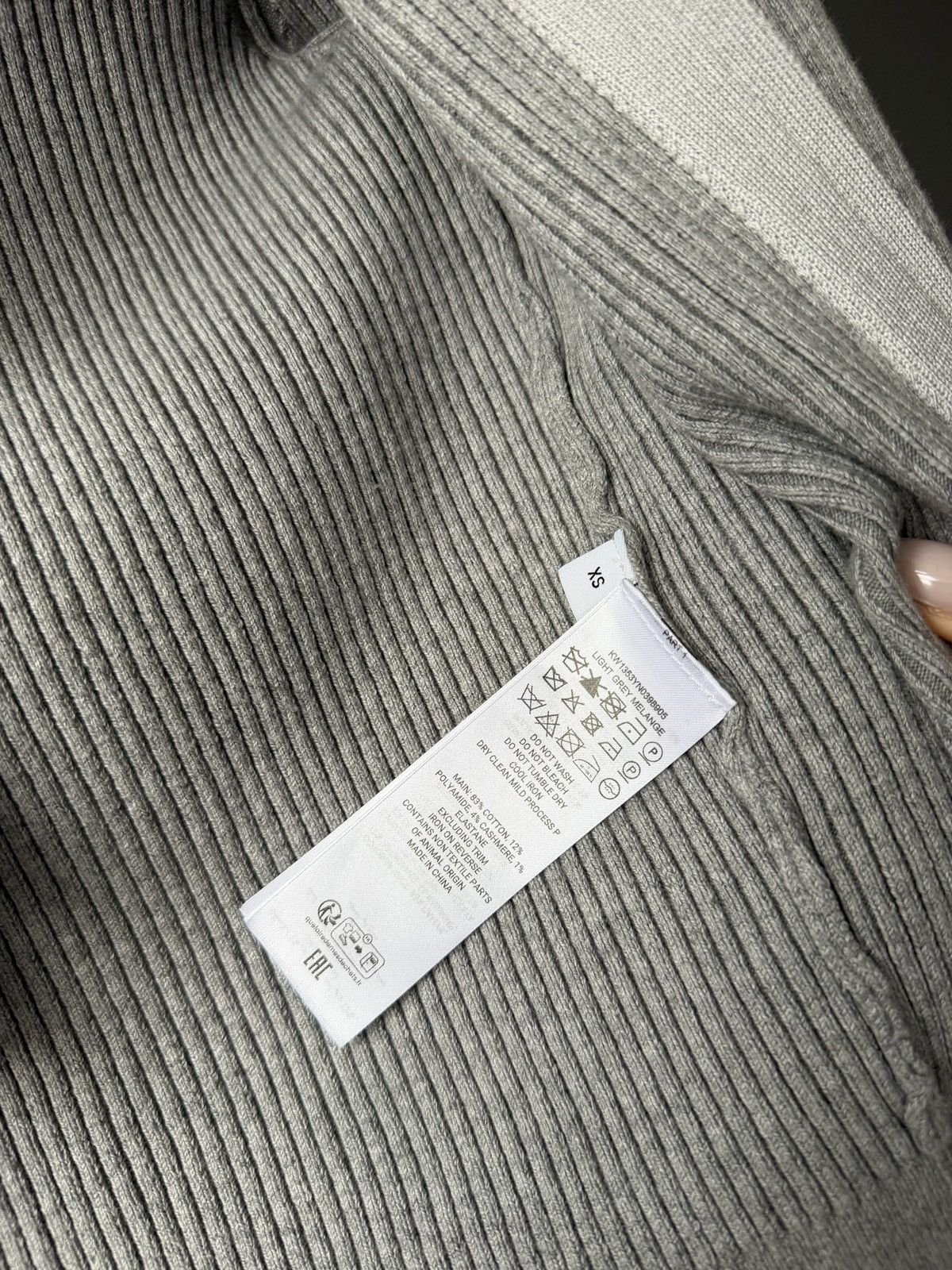 JW Anderson JW Anderson Logo Embroidered Cotton Blend Zip Cardigan Size XS / US 0-2 / IT 36-38 - 6 Thumbnail