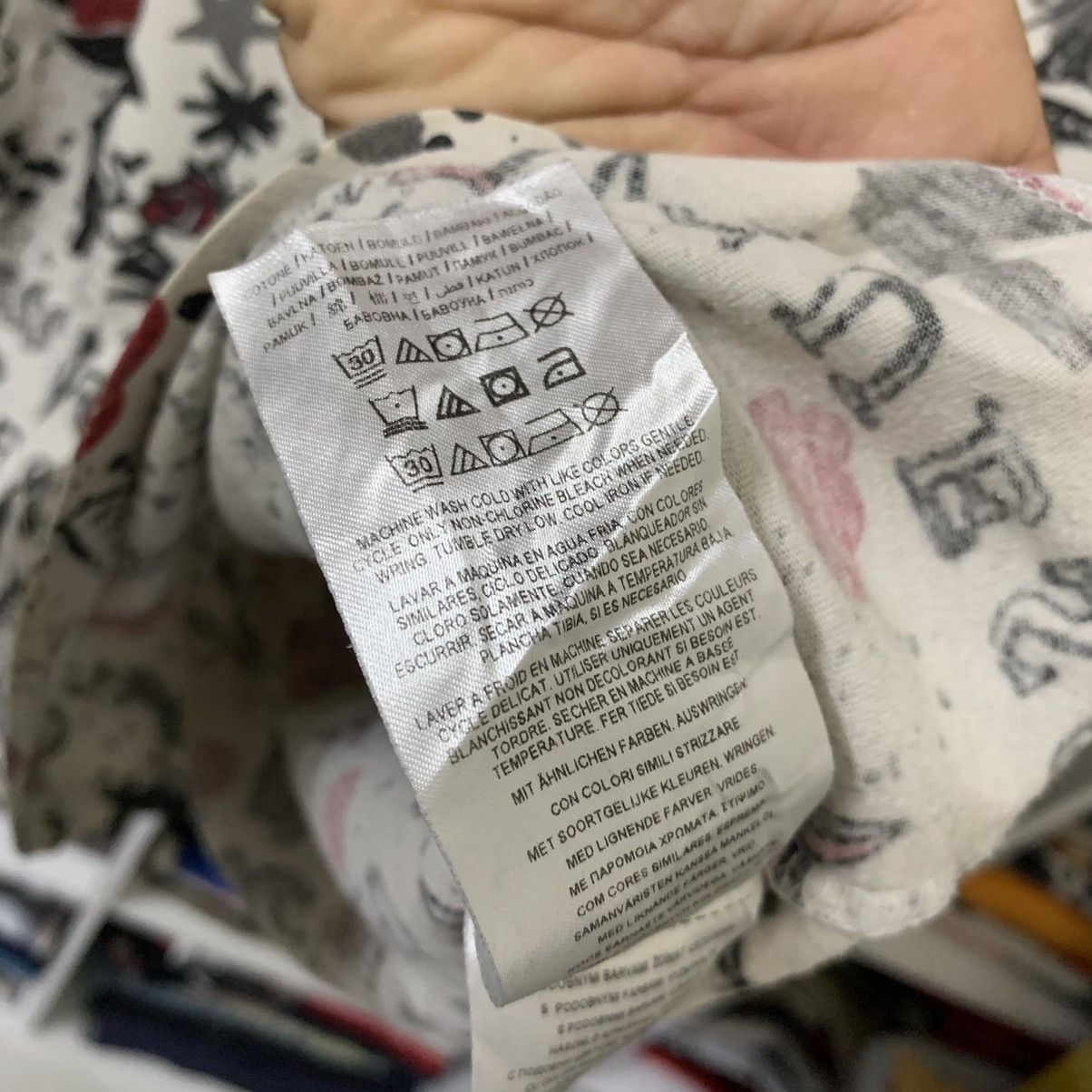Guess GUESS LA FULL PRINT Size US S / EU 44-46 / 1 - 7 Thumbnail
