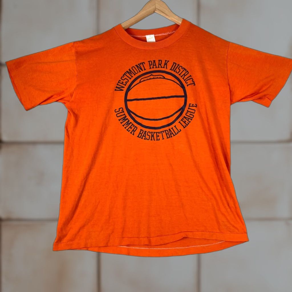 Vintage VINTAGE Sportswear Shirt Mens XL Orange 80s Basketball League USA Men Short Sleeve Graphic Tee Size US XL / EU 56 / 4 - 1 Thumbnail