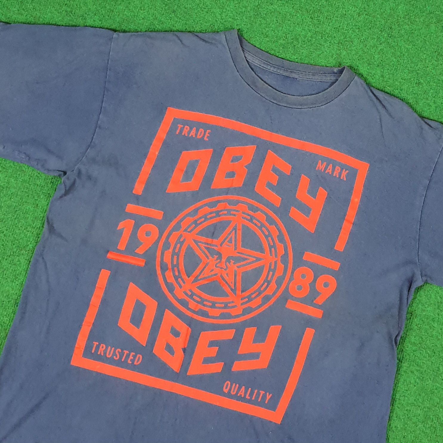 Obey × Vintage Vintage OBEY Big Print Design Streetwear T-shirt Size US L / EU 52-54 / 3 - 2 Thumbnail