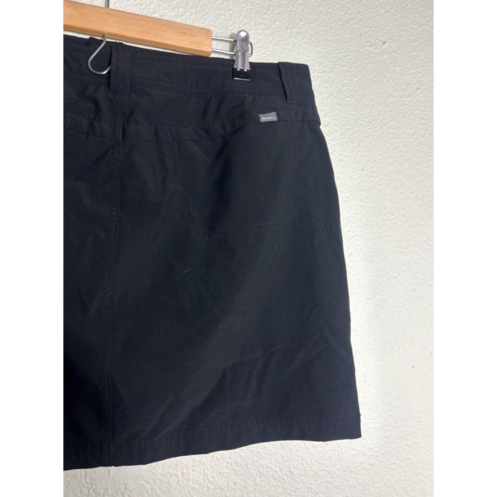 Eddie Bauer Womens Eddie Bauer Skirt Casual Skort 12 Black Polyester/Spandex Knee-Length 34X18 Pockets Stretch Logo Vintage No Mens Womens Size 34" / US 12 / IT 48 - 7 Thumbnail
