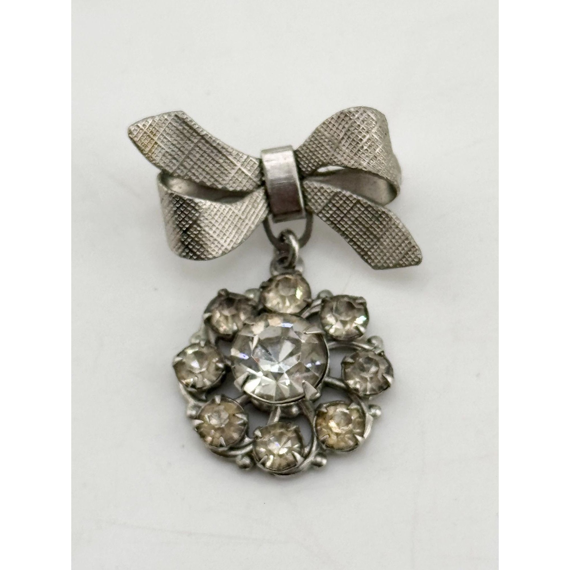 Vintage Vintage silver tone rhinestone floral brooch pin Size ONE SIZE - 3 Thumbnail