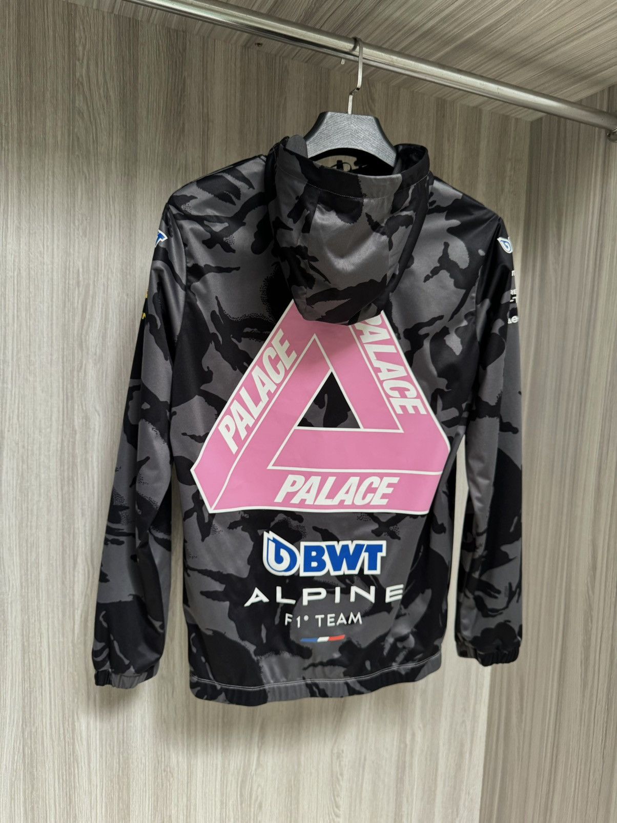 Palace Palace Alpine F1 Rain Jacket Crew Pit Jacket Size US S / EU 44-46 / 1 - 1 Thumbnail