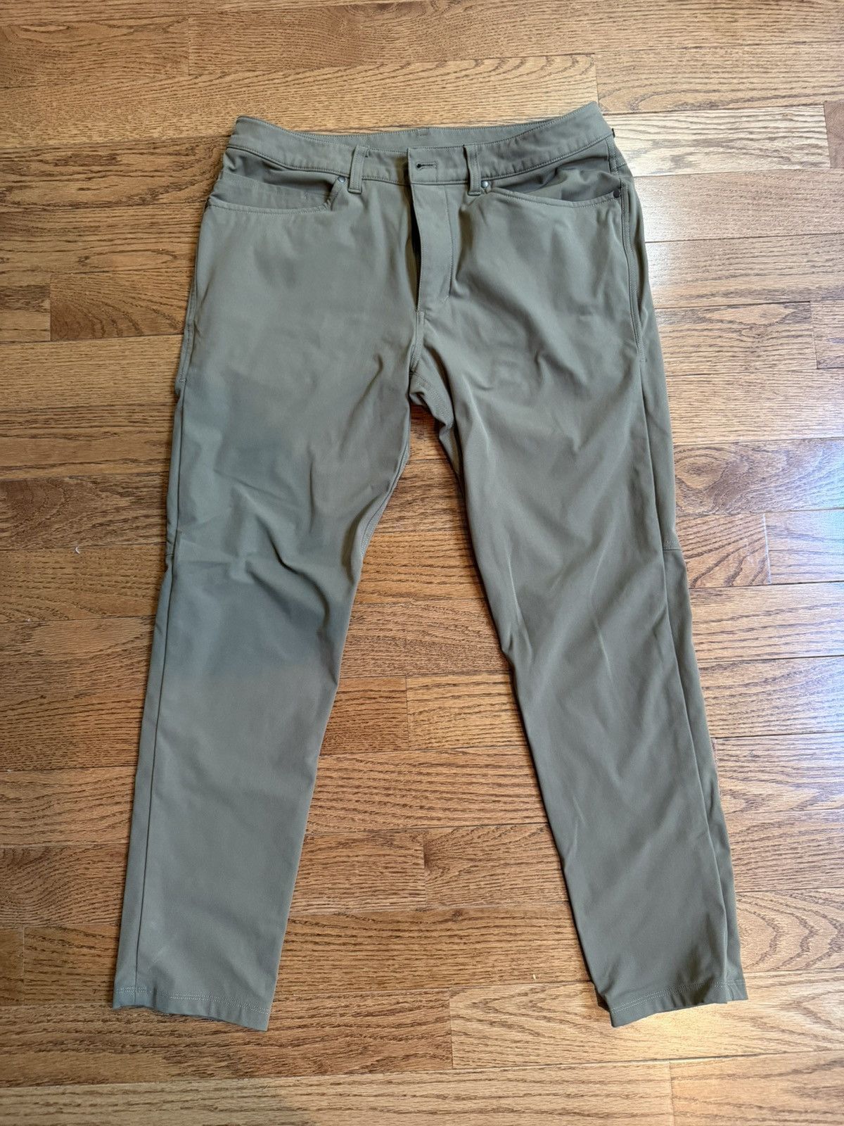Lululemon Lululemon ABC Slim-Fit 5 Pocket Pant - Nomad - 33x30 Size US 33 - 1 Thumbnail