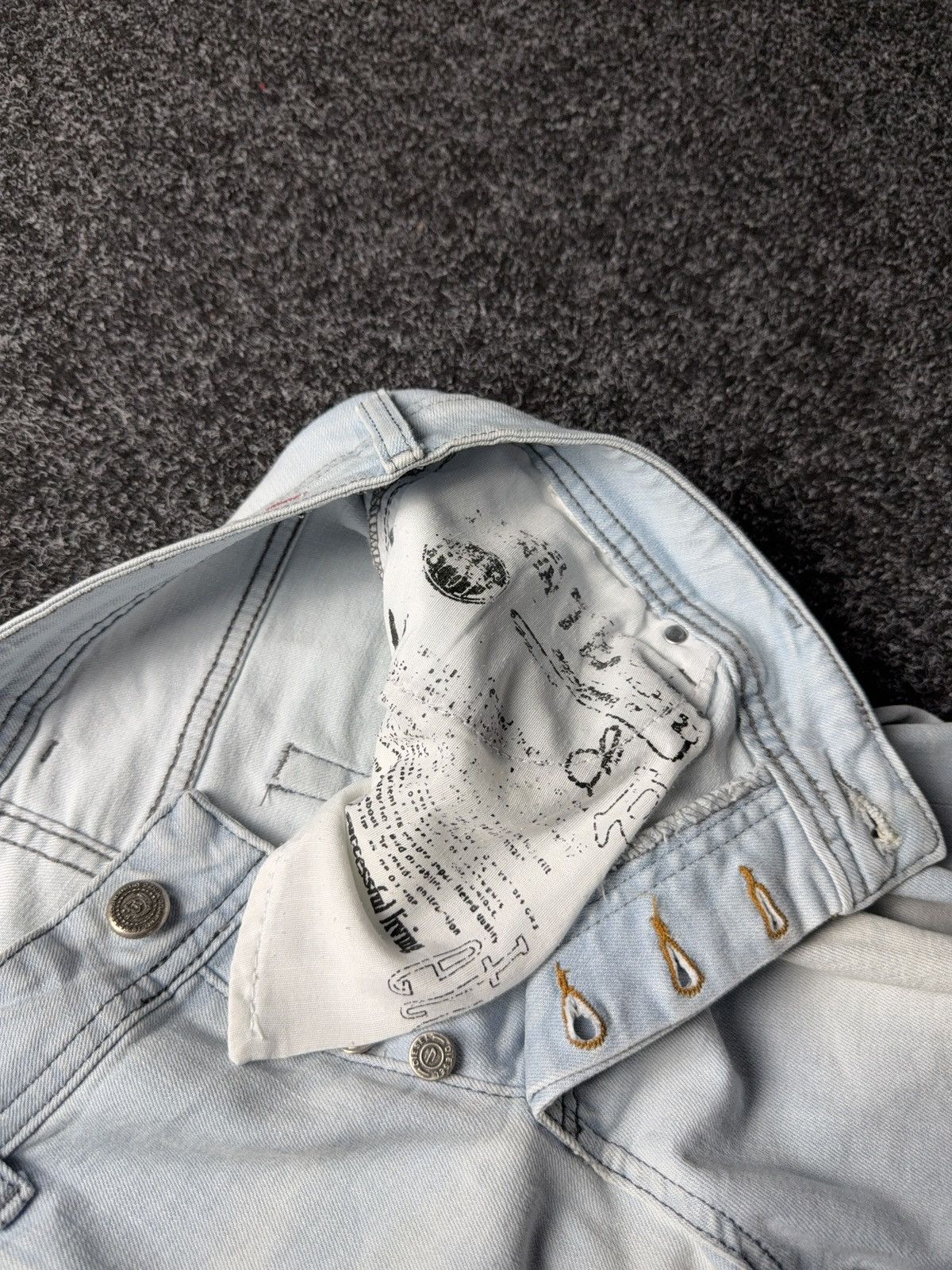 Diesel 00s Diesel Industry Light Wash Distressed Jeans Y2K Italy Size US 34 / EU 50 - 10 Thumbnail