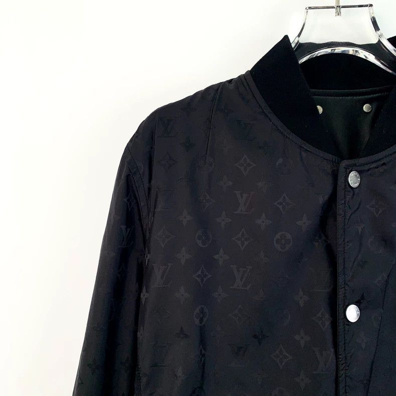 Louis Vuitton Louis Vuitton Black logo dark full print sheepskin leather Size US S / EU 44-46 / 1 - 3 Thumbnail