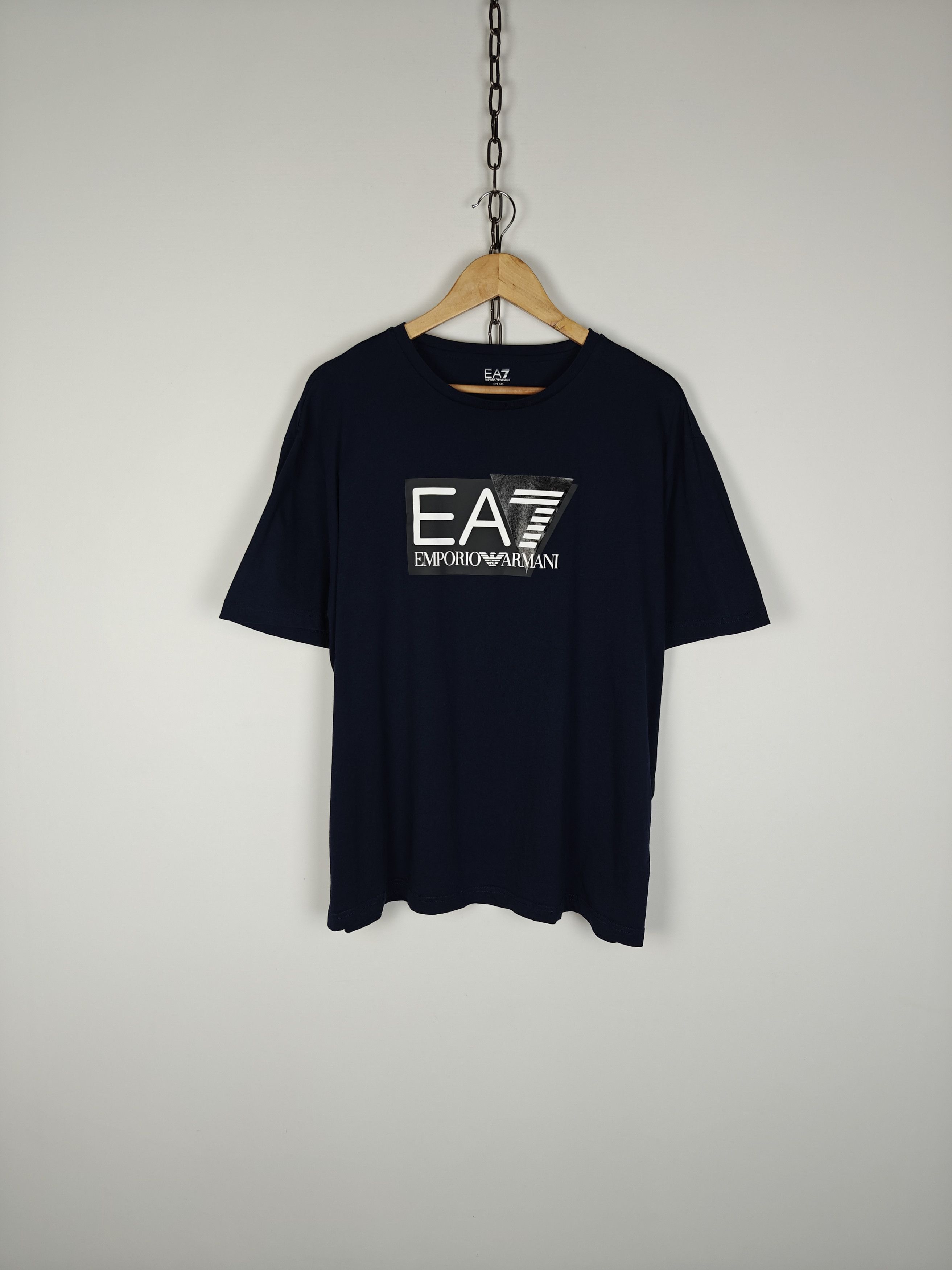 Emporio Armani Emporio Armani EA7 T-Shirt Center Logo Tee size XL Size US XL / EU 56 / 4 - 1 Thumbnail