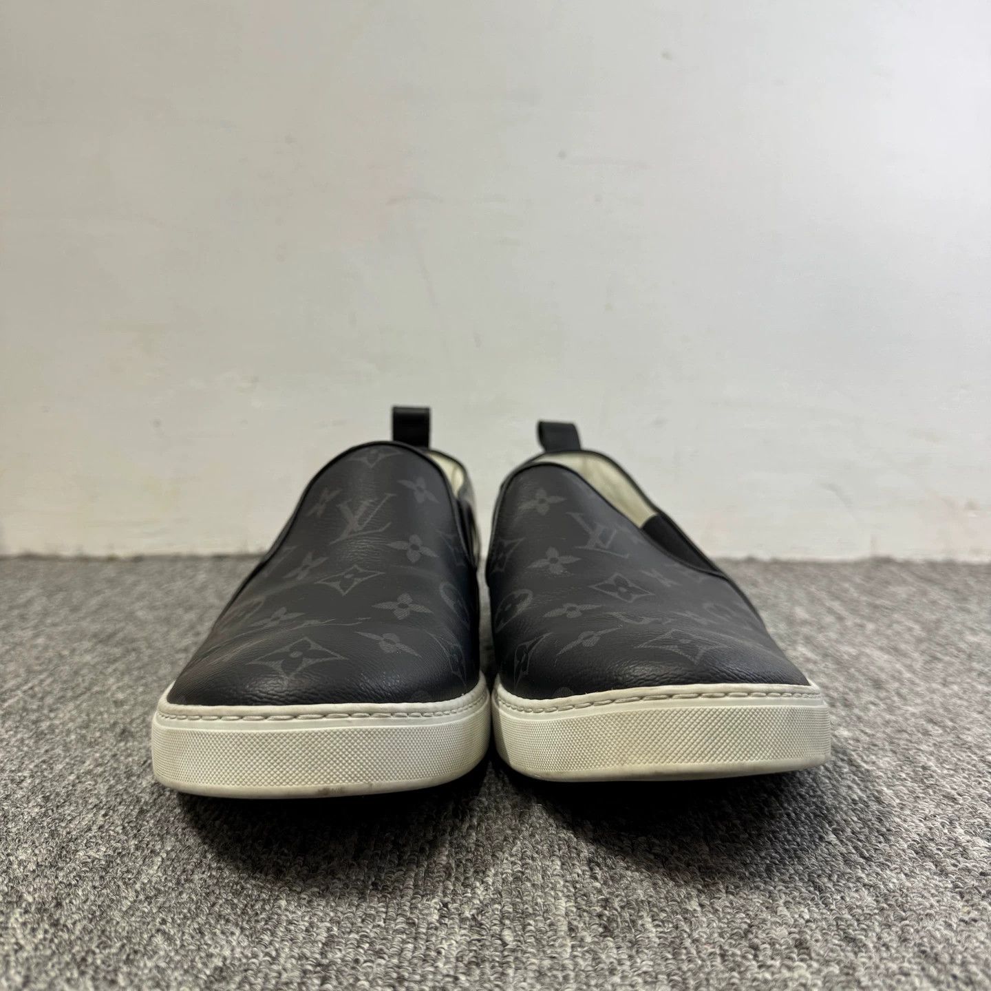 Louis Vuitton Louis Vuitton Monogram Sneaker 98 New US10/EU44 Size US 10 / EU 43 - 2 Thumbnail