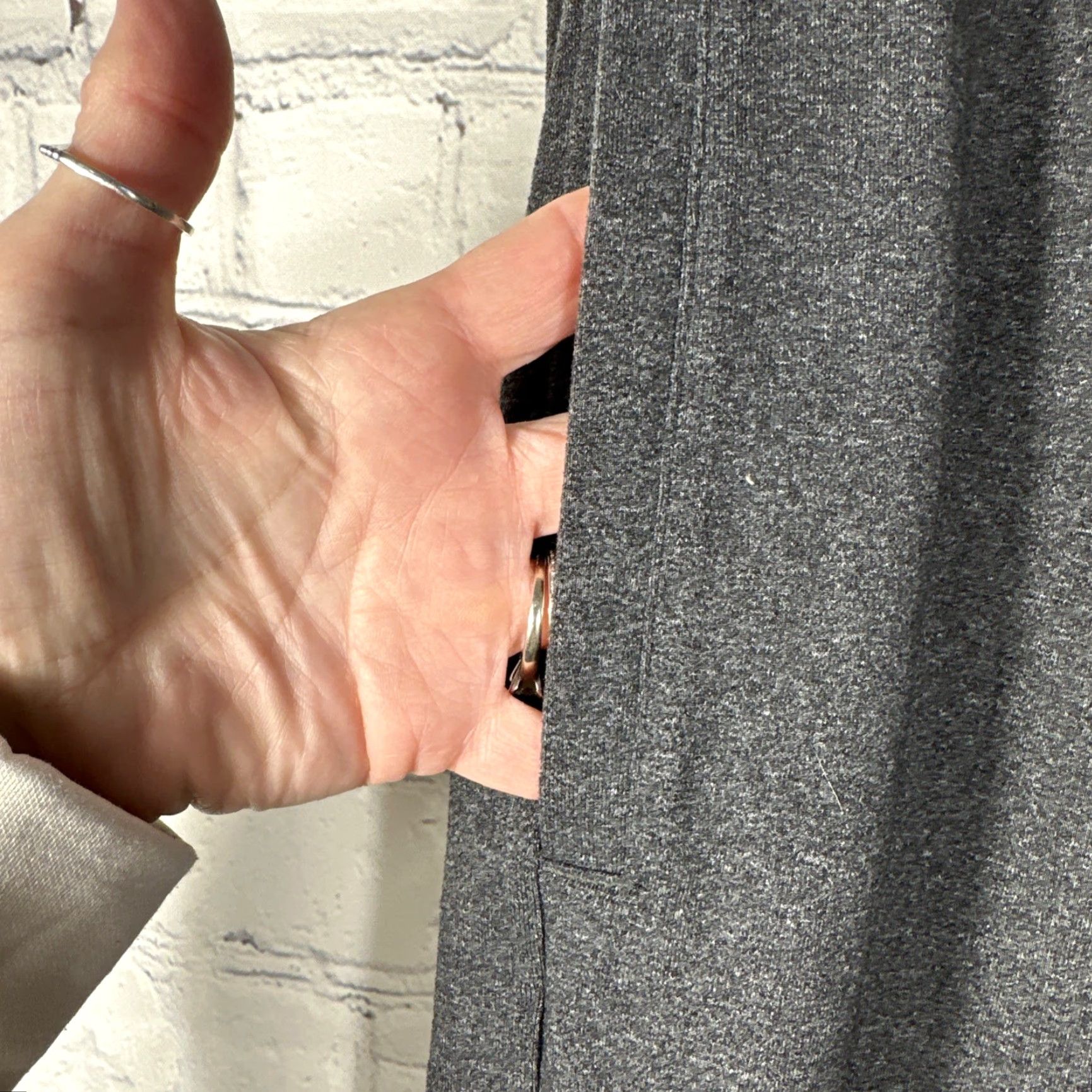 Lululemon Lululemon Mens Sweatpants Pants M Gray Classic Straight Pockets Drawstring Activewear Athleisure 90s Modern Size US 31 - 3 Thumbnail
