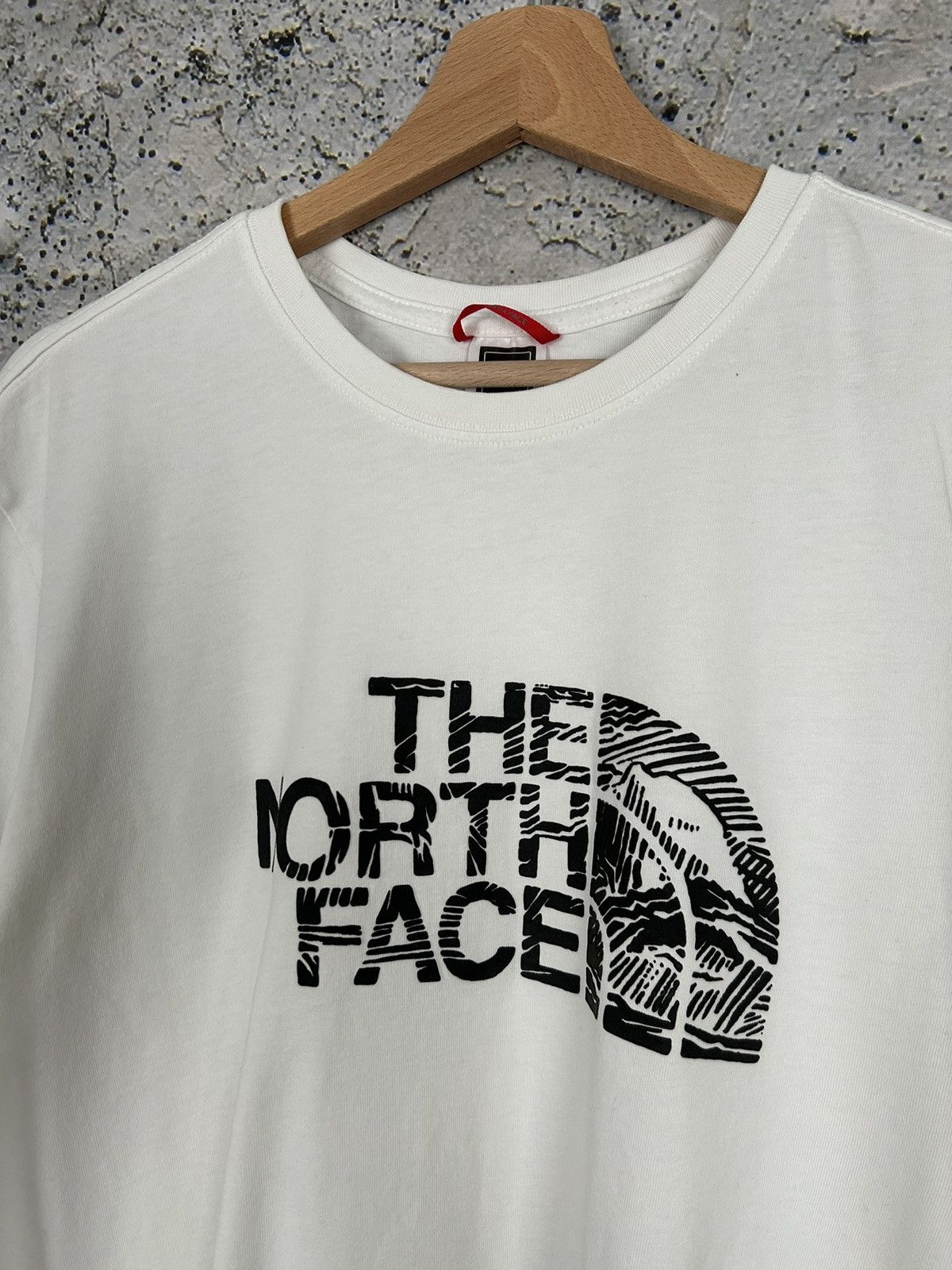 The North Face The North Face Logo Graphic Tee Streetwear Gorpcore Drill Size US L / EU 52-54 / 3 - 3 Thumbnail