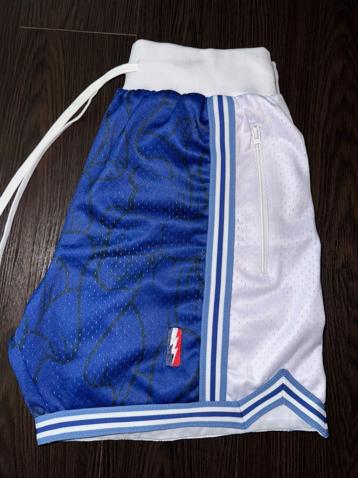 Collect and Select Collect & Select x Aaron Kai Bearbrick Swingman Shorts MED Size US 30 / EU 46 - 5 Thumbnail