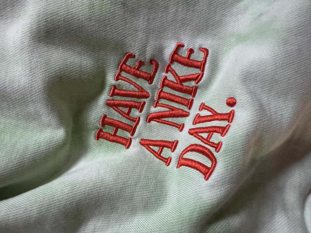 Nike Mens Nike Tie Dye Flowers crewneck sweatshirt flower green Size US L / EU 52-54 / 3 - 5 Thumbnail