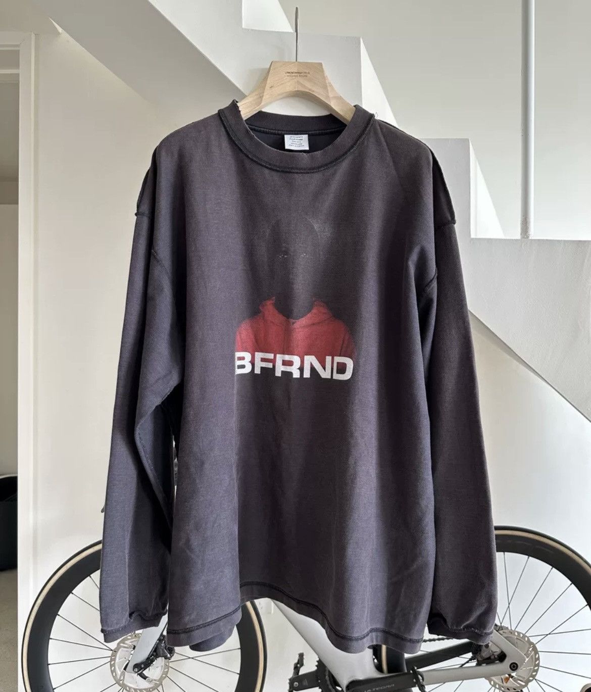 VETEMENTS BFRND グラフィック Tシャツ ダークグレー