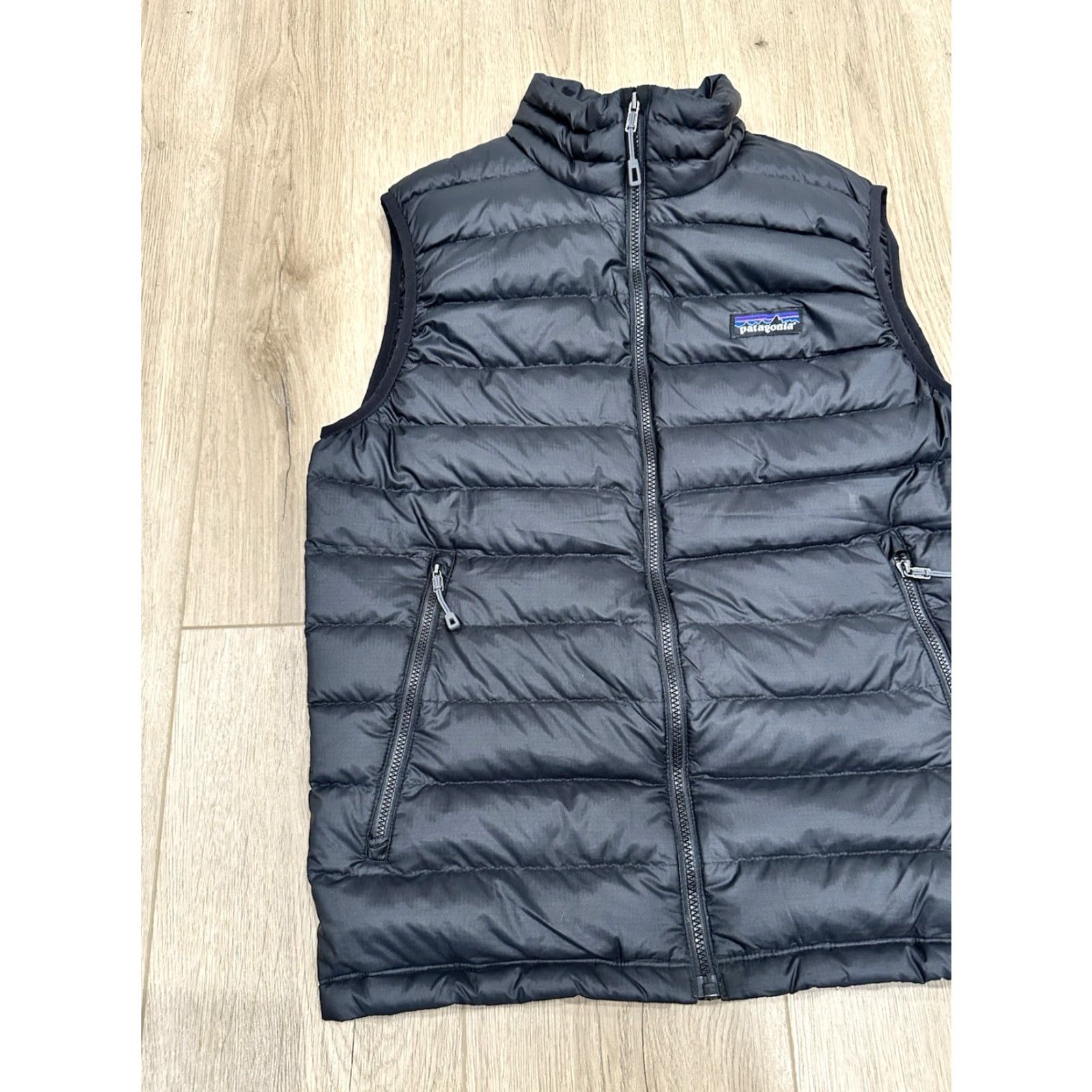Patagonia PATAGONIA DOWN SWEATER VEST Style 84622 MEN’S Small Black Full Zip Size US S / EU 44-46 / 1 - 3 Thumbnail