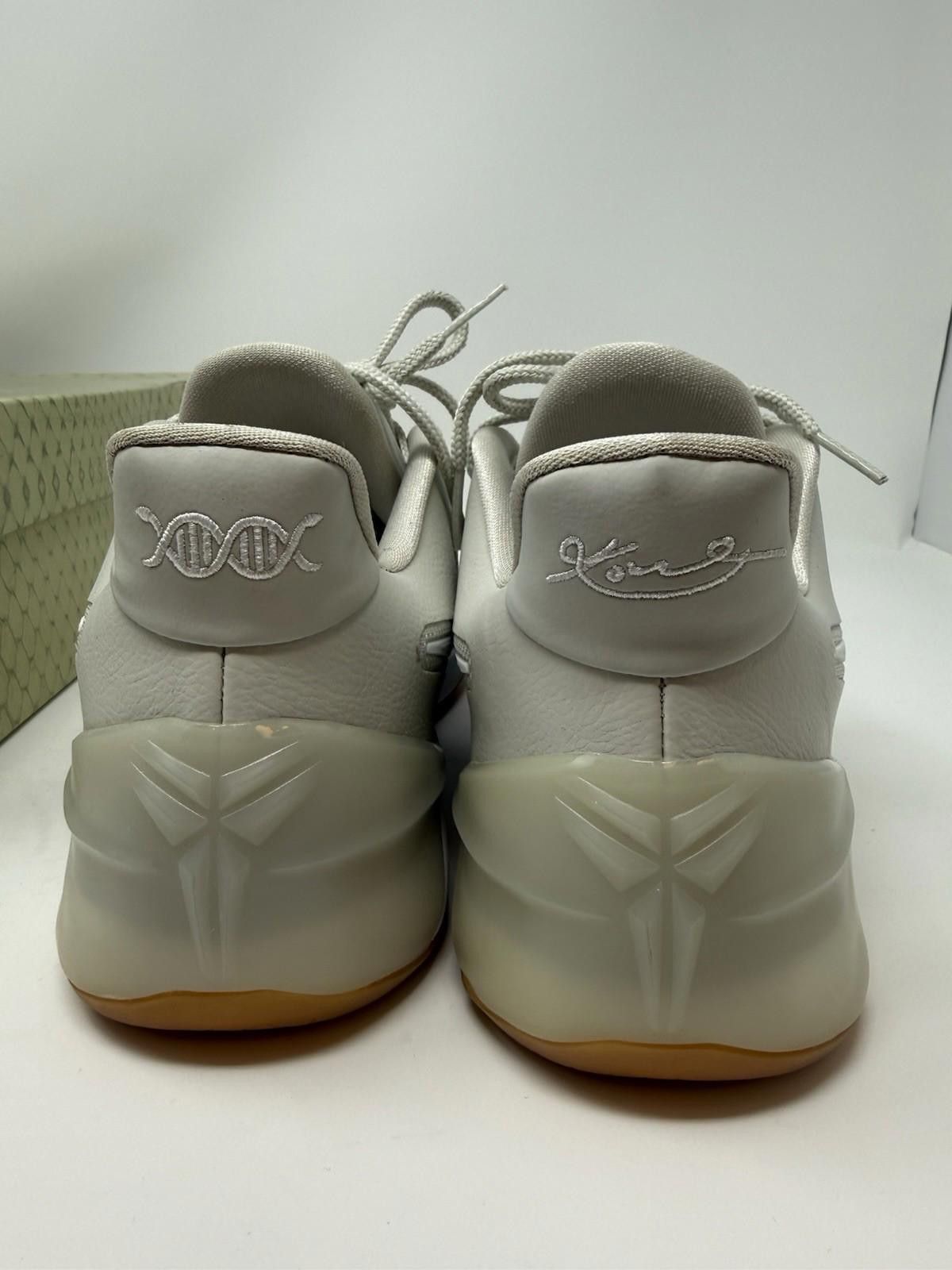 Nike Kobe AD 852425-011 Men’s Basketball Size 8.5 Light Bone Size US 8.5 / EU 41-42 - 6 Thumbnail