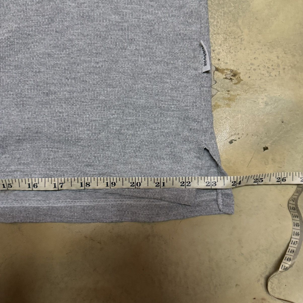 Japanese Brand Vintage Fishbone Small Logo T Shirt Size US XL / EU 56 / 4 - 9 Thumbnail