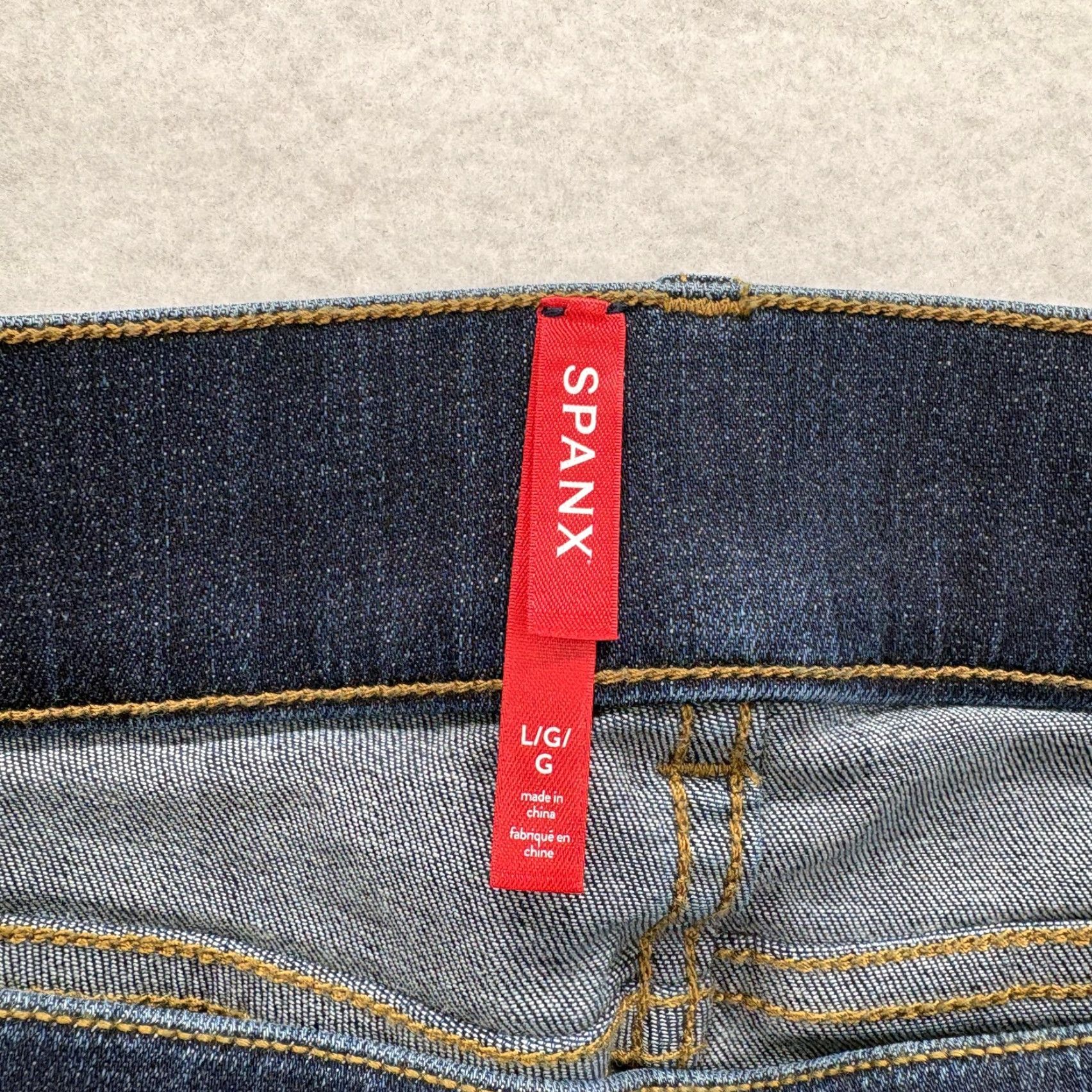 Spanx Spanx Jeans Womens Large Blue Flared Pull On Stretch Denim Shaping Mid Rise Jeans Womens Large Blue Flared Pull On Stretch Denim Shaping Mid Rise Size 36" / US 14 / IT 50 - 4 Thumbnail