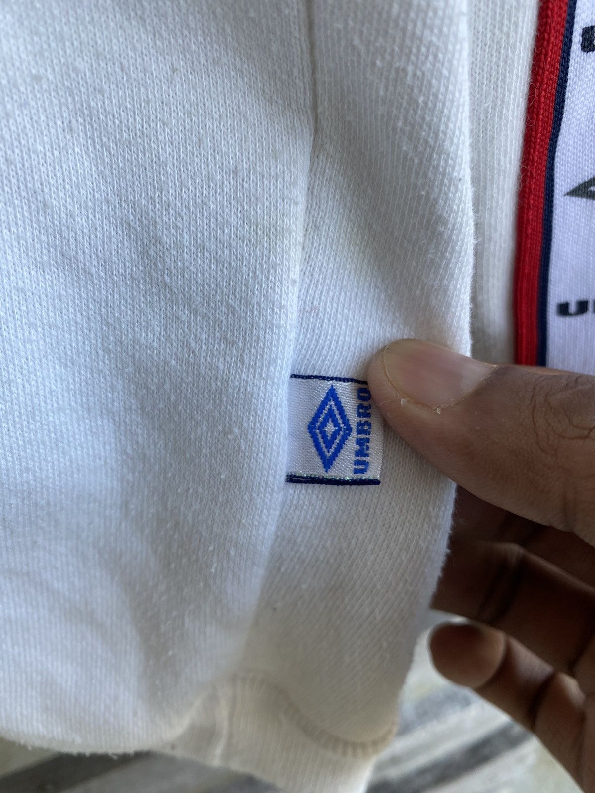 Umbro Vintage Umbro Logo Crewneck Sweatshirt Size US L / EU 52-54 / 3 - 8 Thumbnail