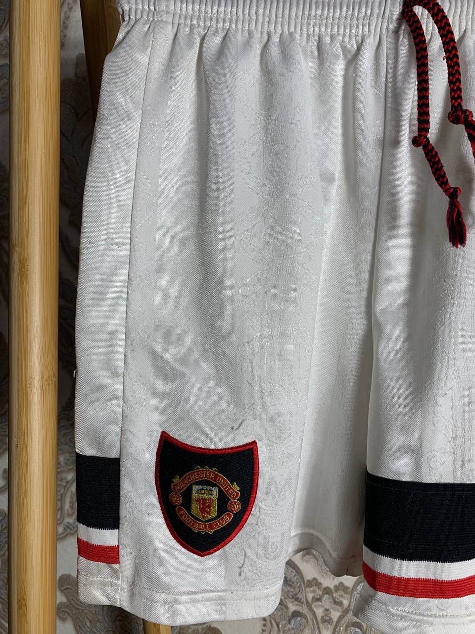 Umbro VERY RARE UMBRO FC MANCHESTER UNITED ENGLAND SOCCER JERSEY Size US XS / EU 42 / 0 - 16 Thumbnail