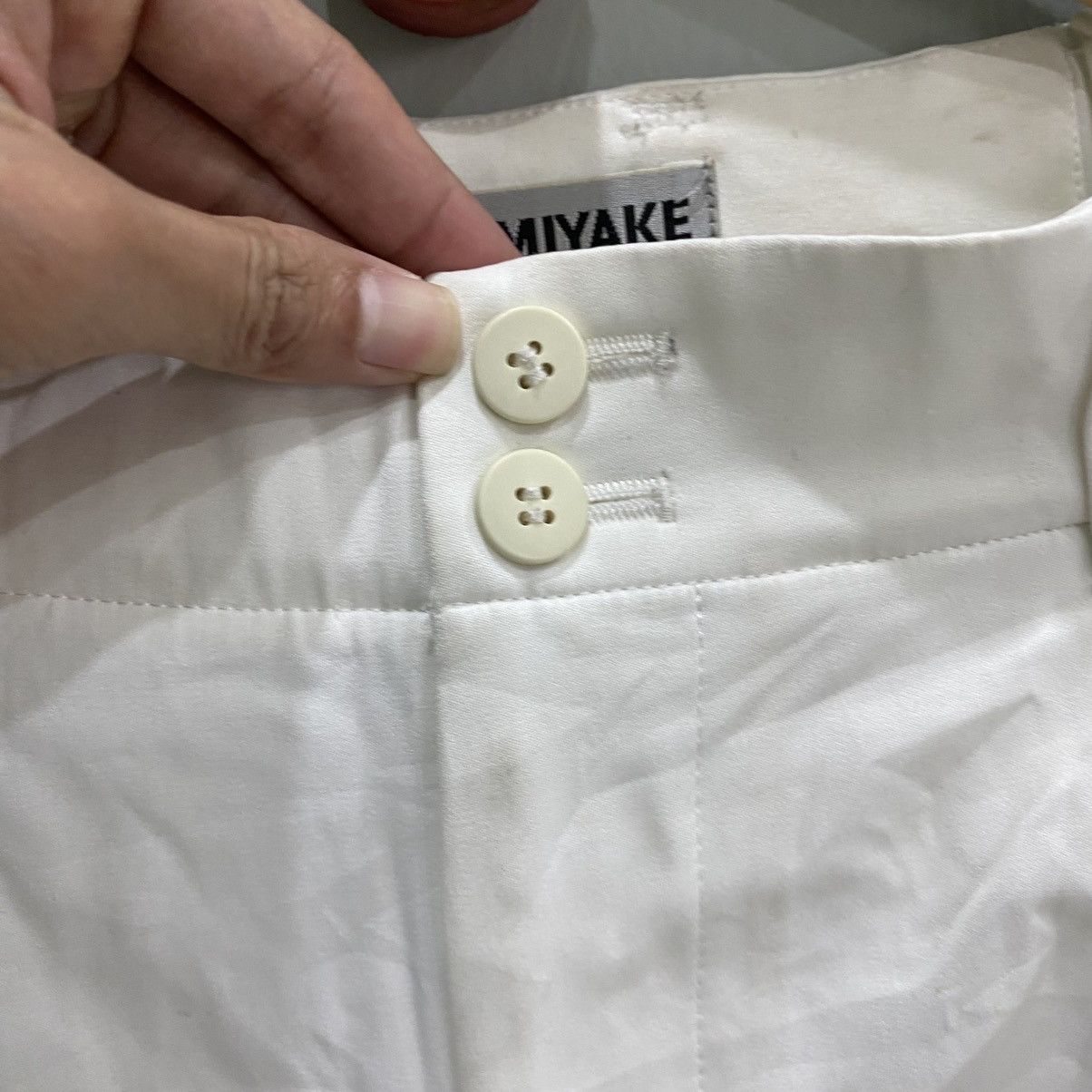 Issey Miyake Issey Miyake Pleated Balloon Leg Tapered Trousers White Size US 28 / EU 44 - 7 Thumbnail