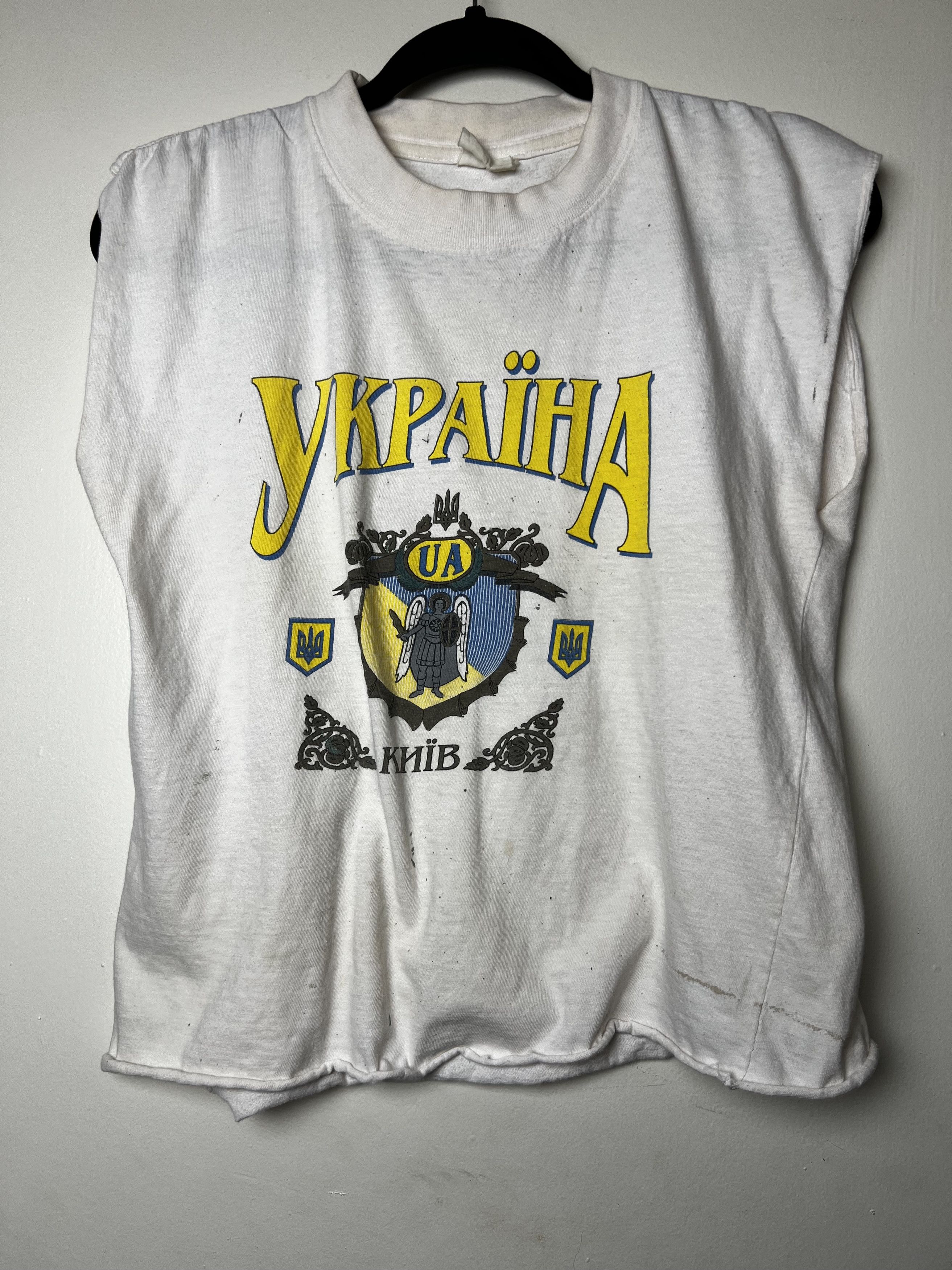 Vintage Vintage Kyiv, Ukraine Crest Cut Off Crop Souvenir T-shirt Size US S / EU 44-46 / 1 - 10 Thumbnail