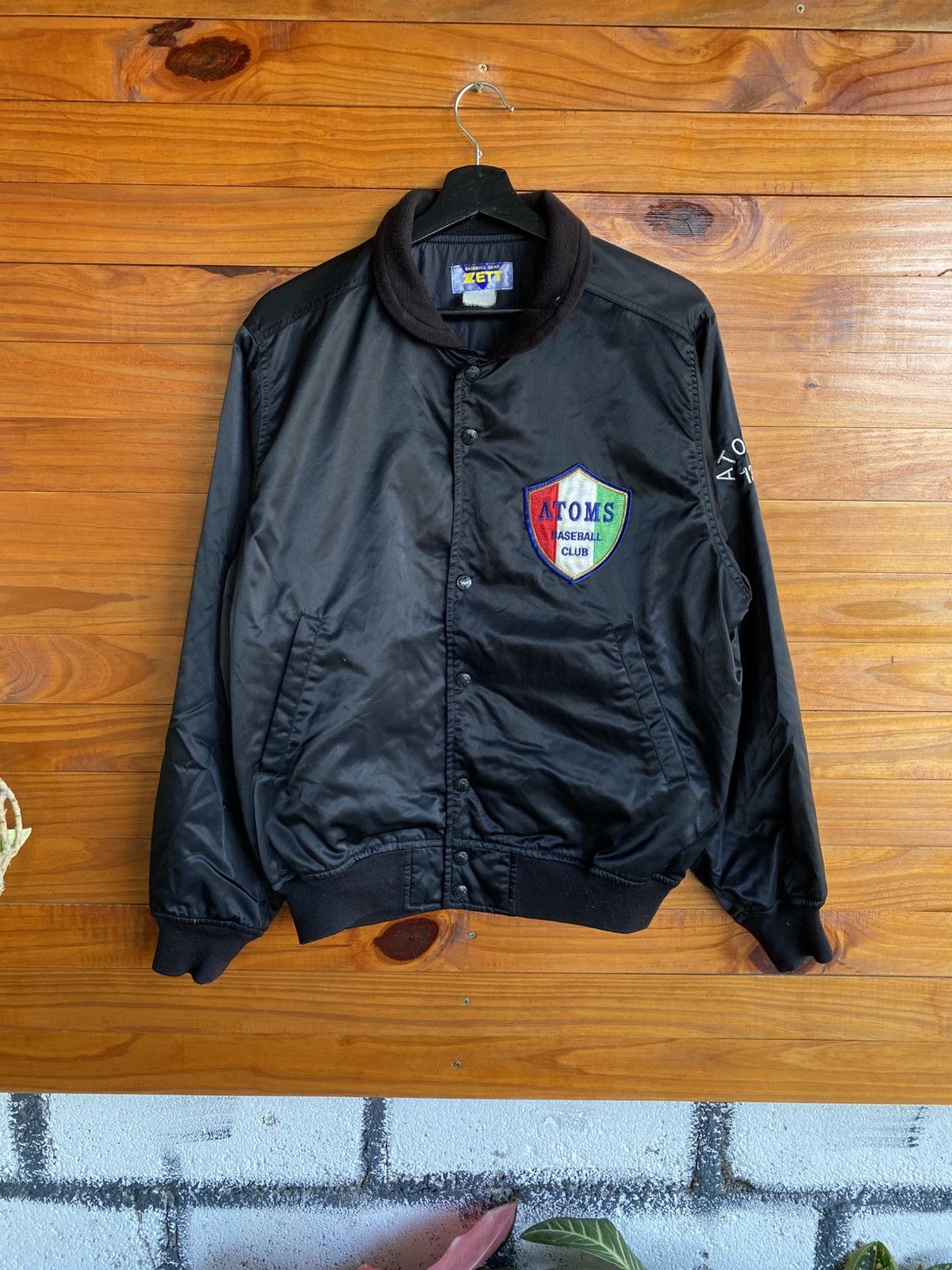 Japanese Brand Vintage ZETT ATOMS Baseball Club Satin Jacket – Japanese Size US M / EU 48-50 / 2 - 3 Thumbnail