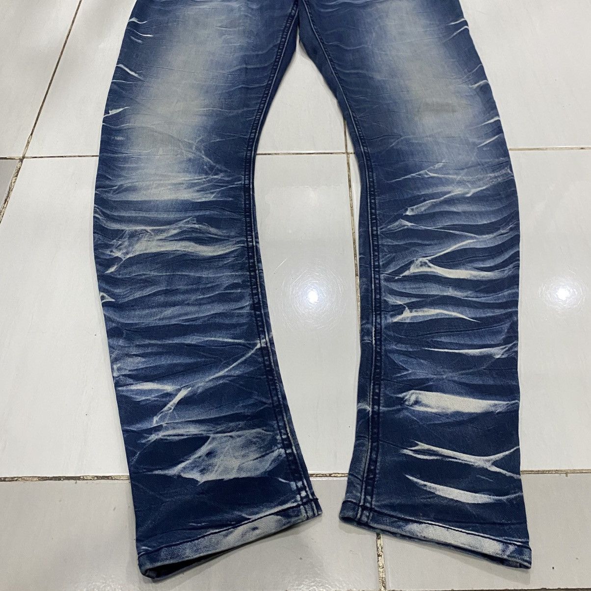 Japanese Brand × semanticdesign 🇯🇵 Semantic Design Jeans Whiskered tiger stripe wax design Size US 30 / EU 46 - 2 Thumbnail