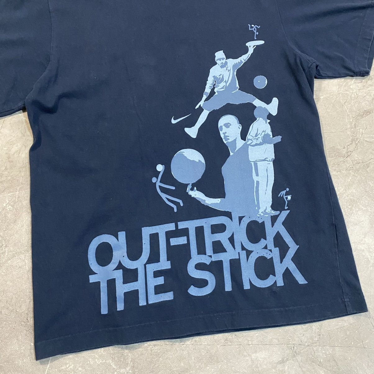 Vintage VINTAGE NIKE TEE BIG LOGO OUT-TRICK THE STICK 00s Size US M / EU 48-50 / 2 - 4 Thumbnail