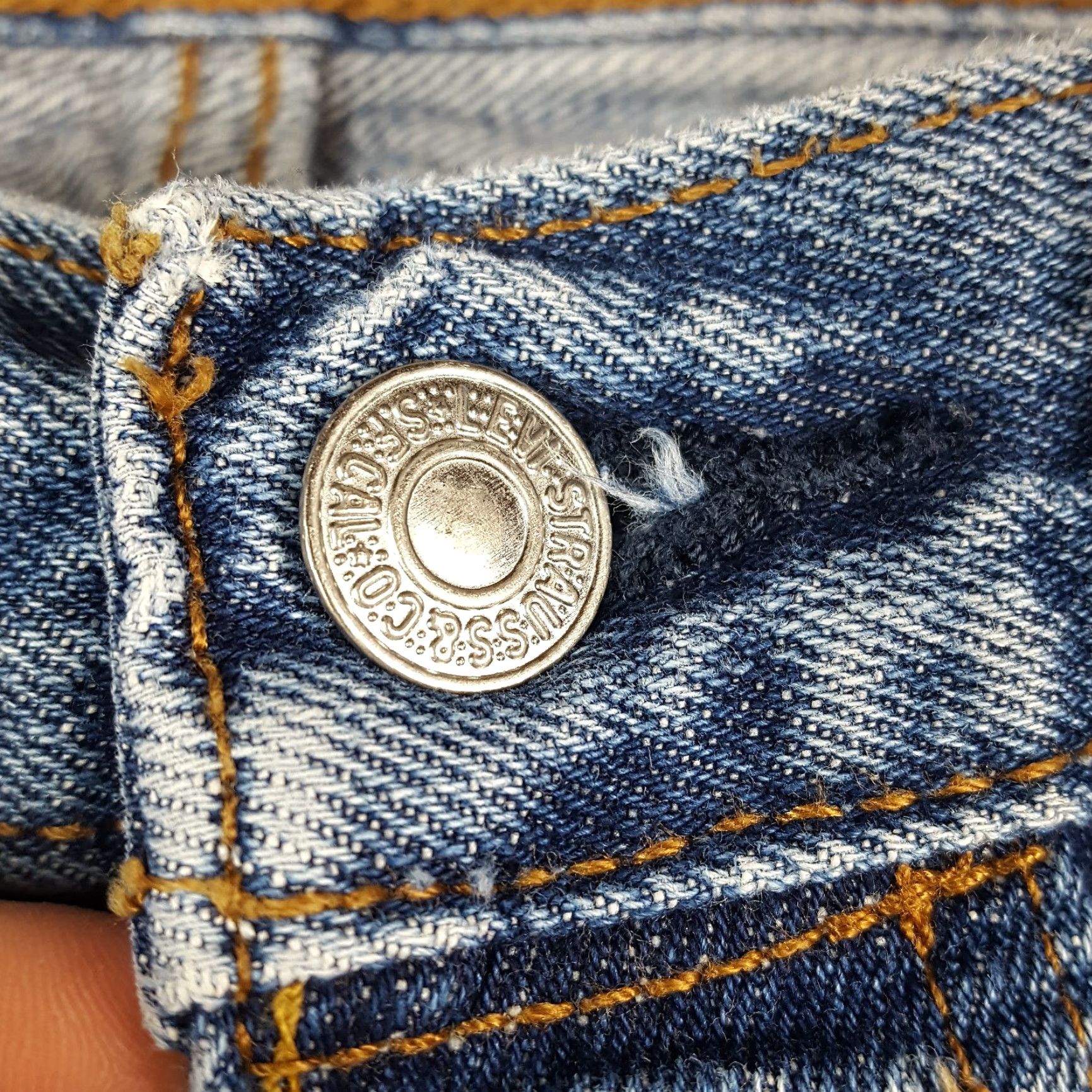 Levi's VINTAGE Levi's 501 Jeans Mens 38x30 Stonewash Button-Fly Classic Denim Blue 5-Pocket Western Workwear 00s 90s Rock Grunge Retro Denim Jeans Mens Size US 38 / EU 54 - 5 Thumbnail