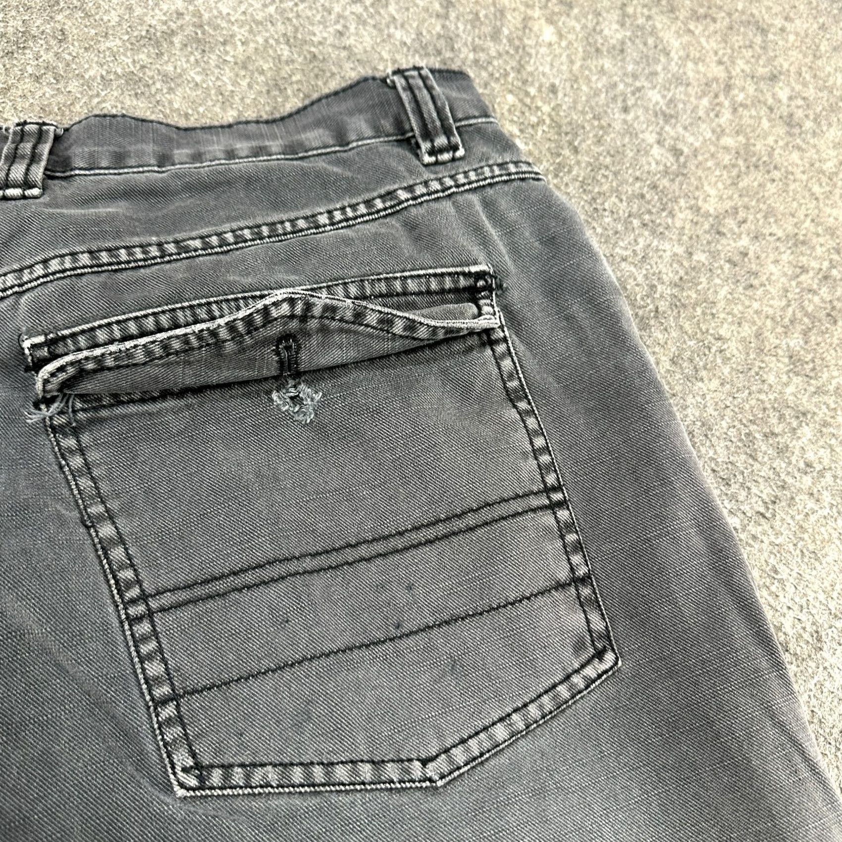 Vintage VINTAGE No Boundaries Jeans Men 34x30 Black Denim Straight 5-Pocket Distressed Rise Mid Inseam 30 Regular Shirt? Size US 34 / EU 50 - 4 Thumbnail