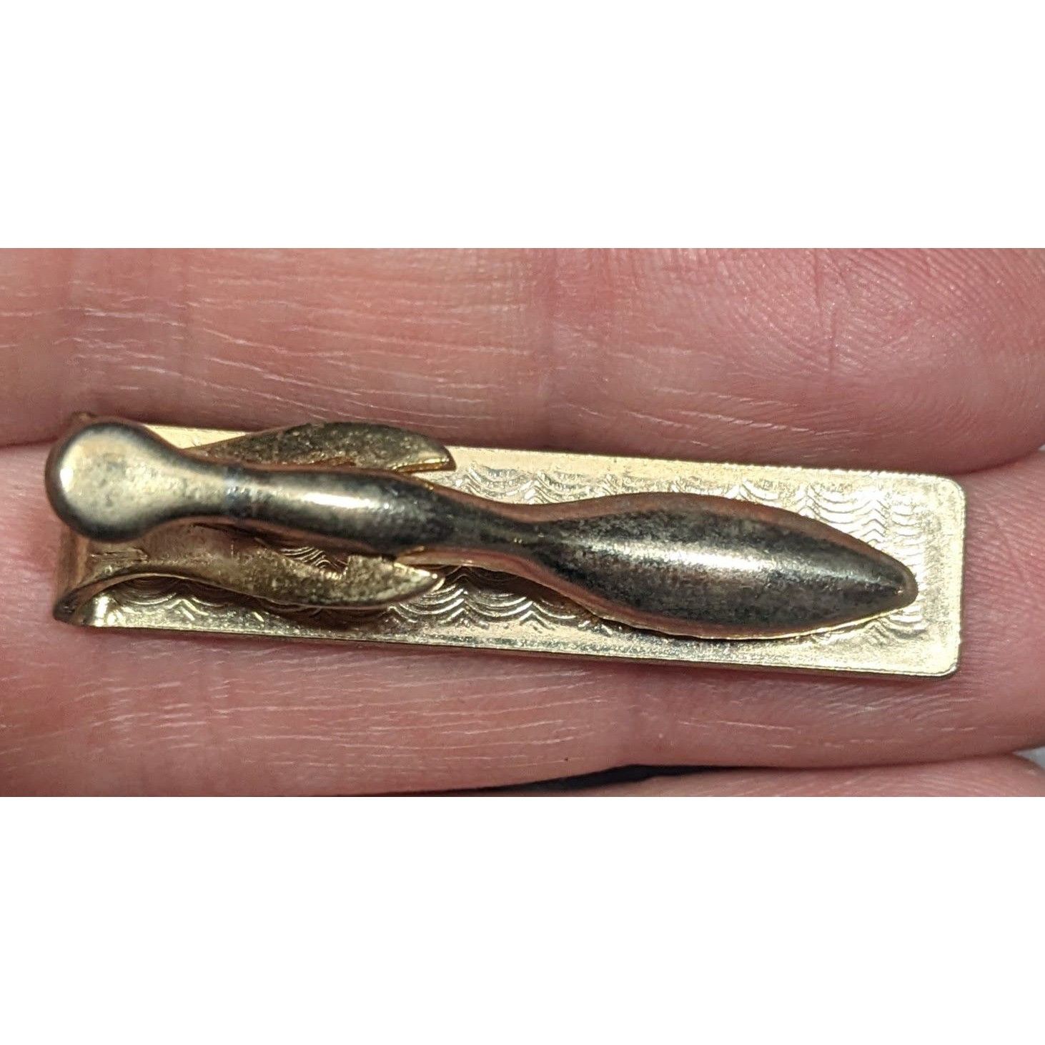 Other Vintage Gold Tone Engraved Elegant Tie Clasp Size ONE SIZE - 4 Thumbnail